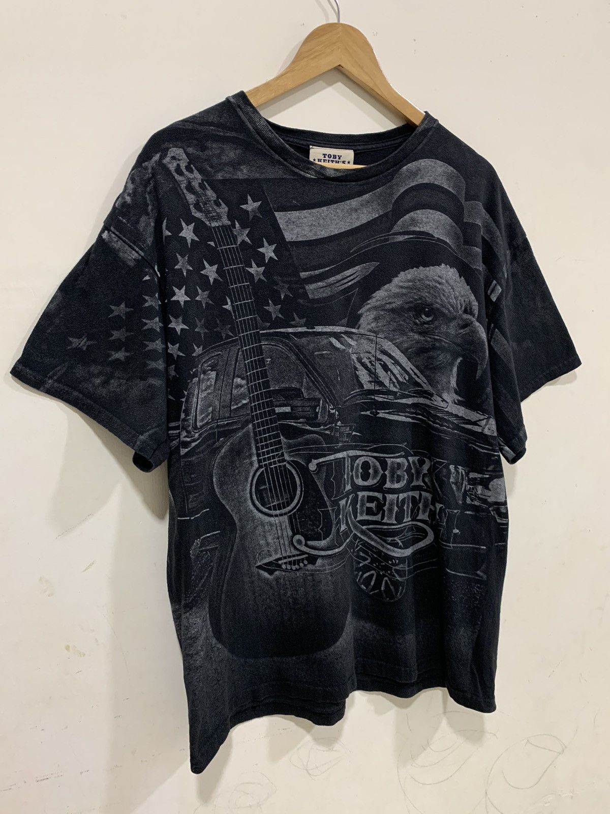 Band Tees Rare Vintage Toby Keith All Over Print Band Tshirt Size US XL / EU 56 / 4 - 3 Thumbnail