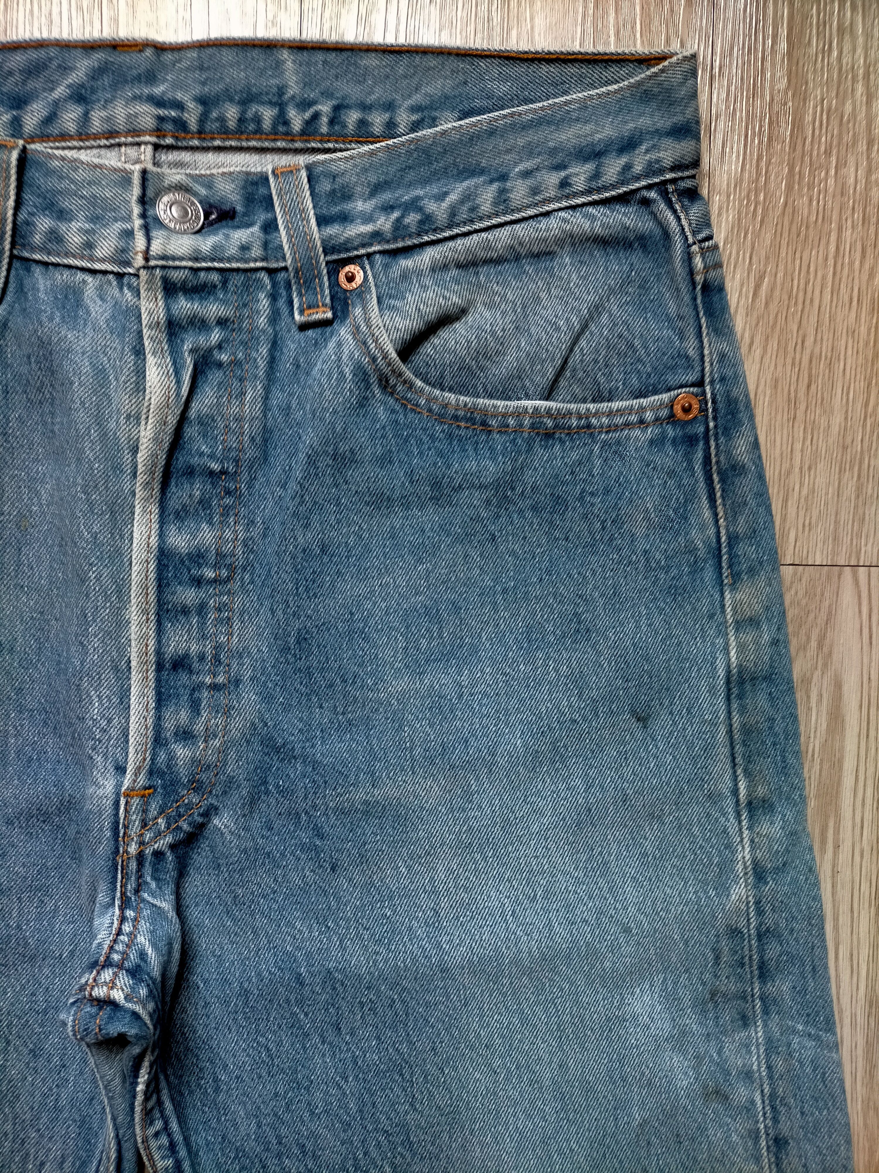 Levi's Vintage Clothing Vintage Levis 501 button Fly Blue Jeans Size US 31 - 5 Thumbnail