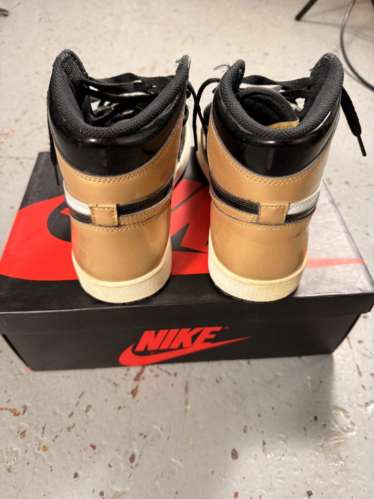 Jordan Brand Used Jordan 1 Gold Toes Size US 9 / EU 42 - 6 Thumbnail