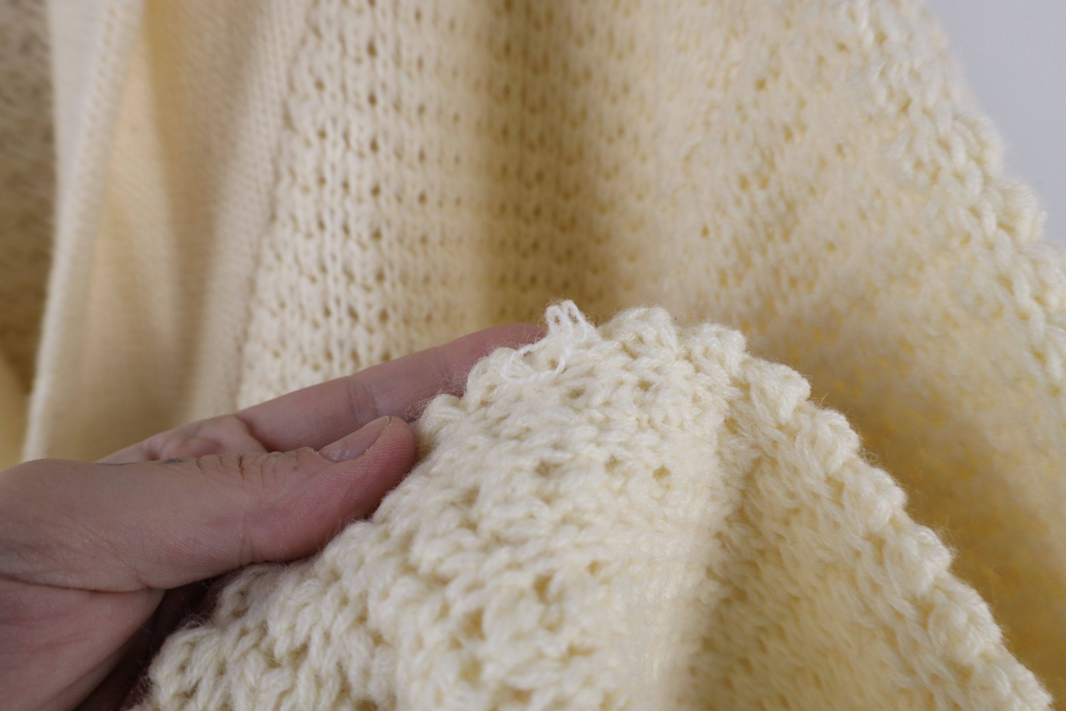 Vintage Vintage 90s Streetwear Knit Shawl Cardigan Sweater Cream Size US XXL / EU 58 / 5 - 4 Thumbnail