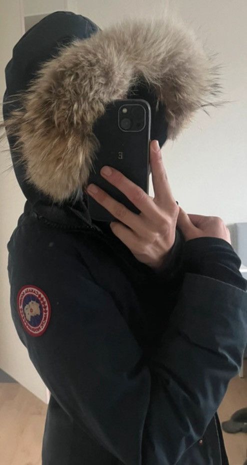 Canada Goose Canada Goose Victoria Parka Jacket Coyote fur Size XS / US 0-2 / IT 36-38 - 2 Thumbnail