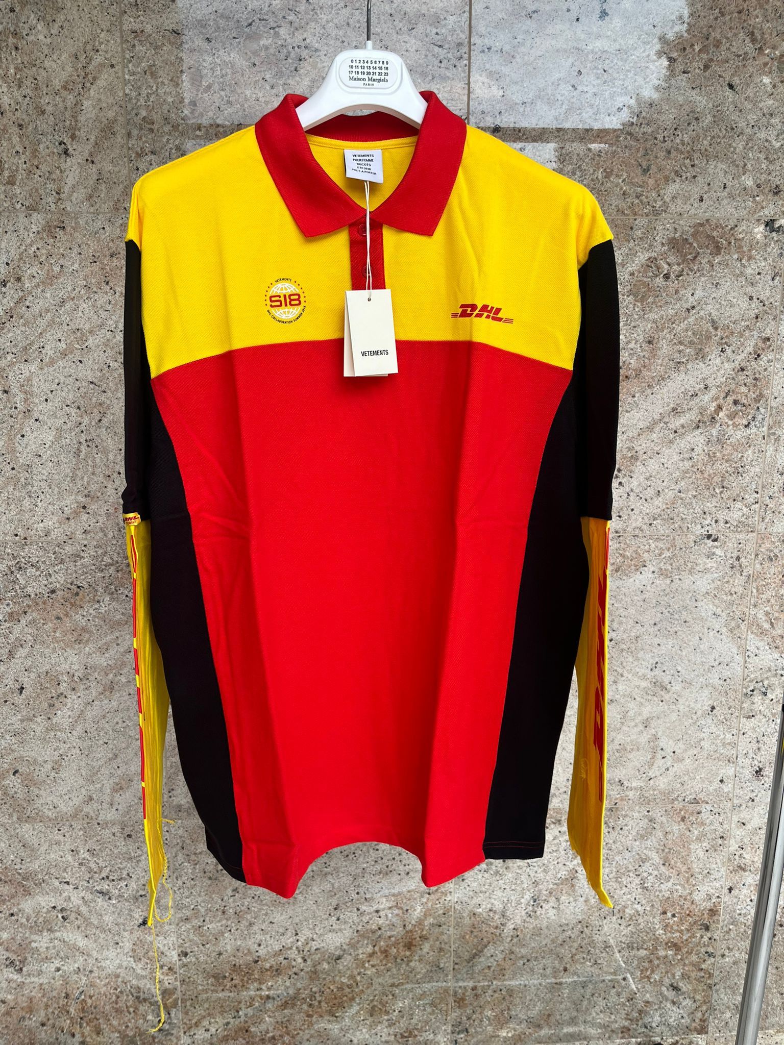 Vetements SS18 Q:2 / DHL Logo Polo in Multicolor Size US M / EU 48-50 / 2 - 3 Thumbnail