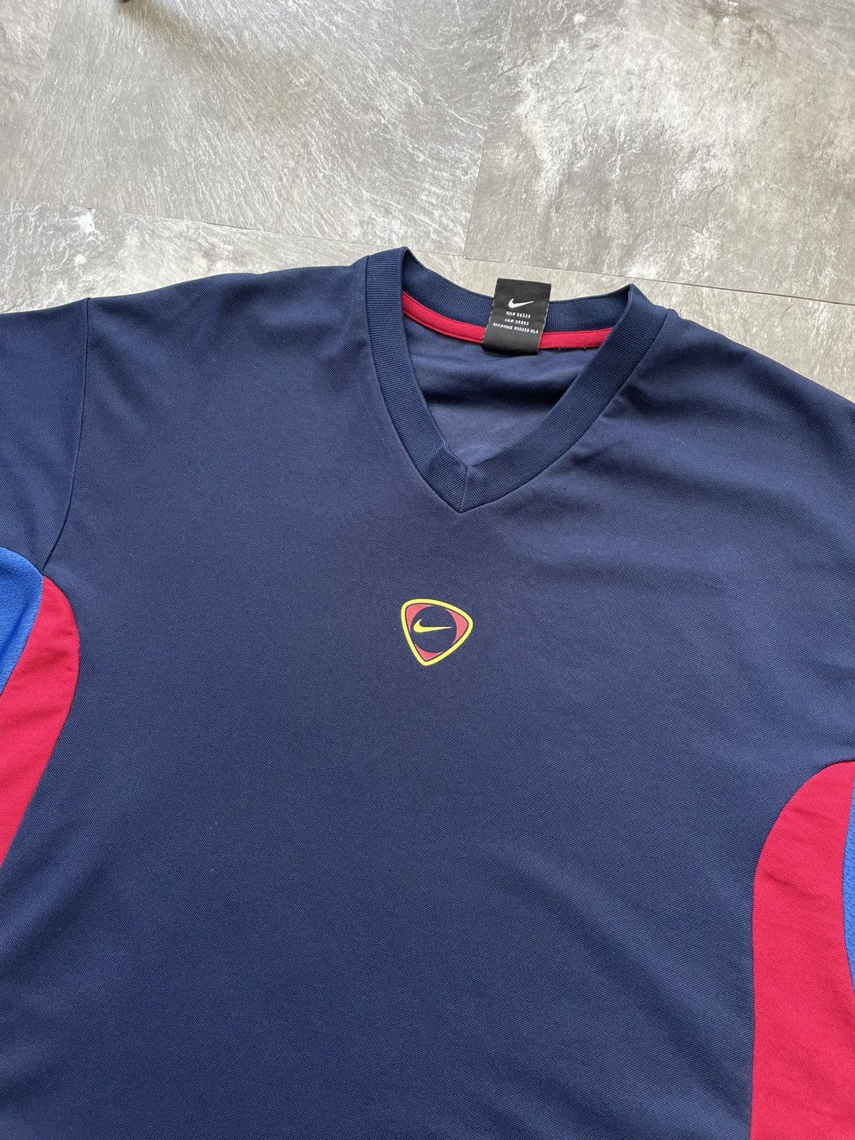 Nike NIKE FC BARCELONA 2000 SIZE XL JERSEY SHIRT football soccer Size US XL / EU 56 / 4 - 3 Thumbnail