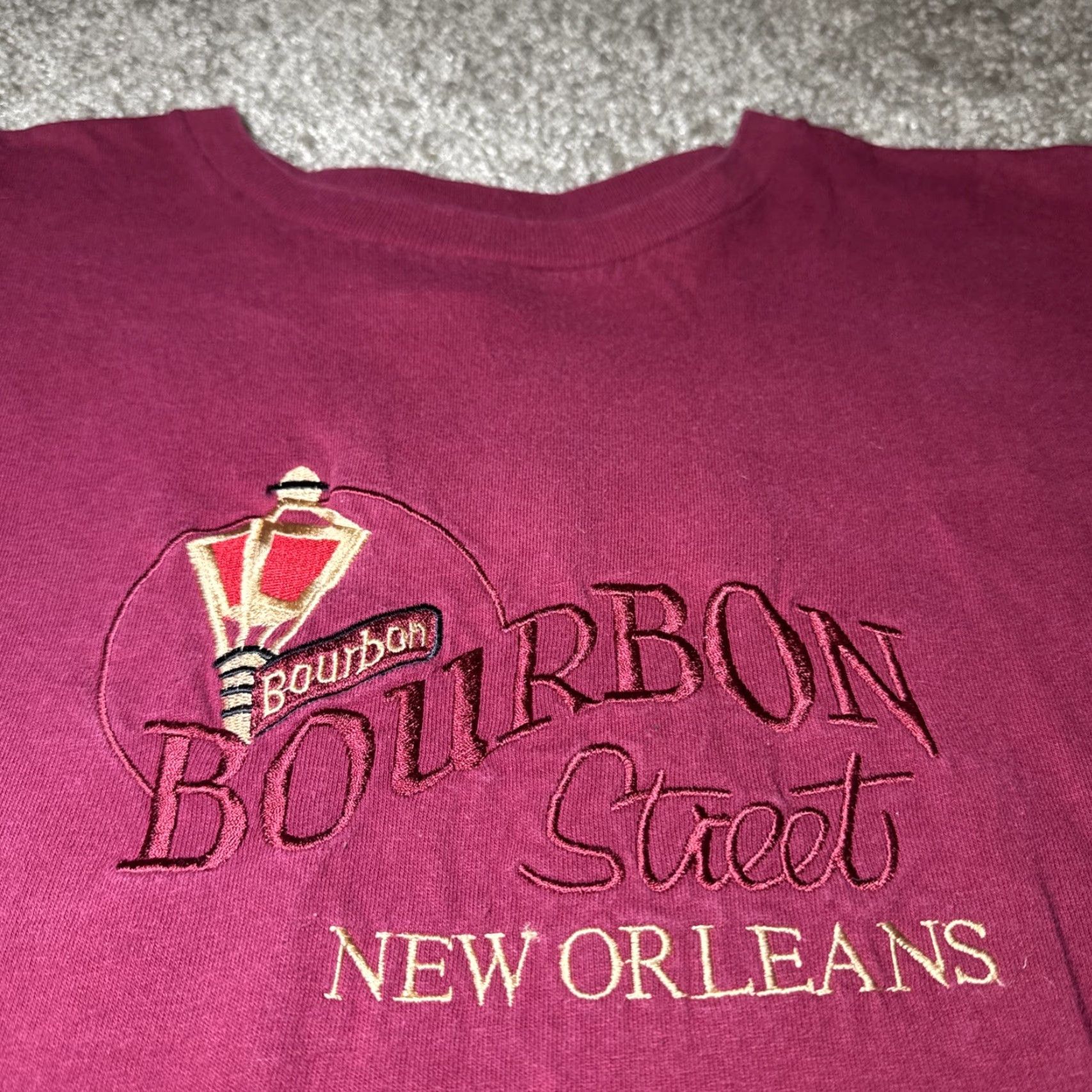 Fruit Of The Loom VINTAGE 90s Bourbon Street New Orleans Red Embroidered Tourist NOLA T-Shirt XL Men's Size US XL / EU 56 / 4 - 3 Thumbnail