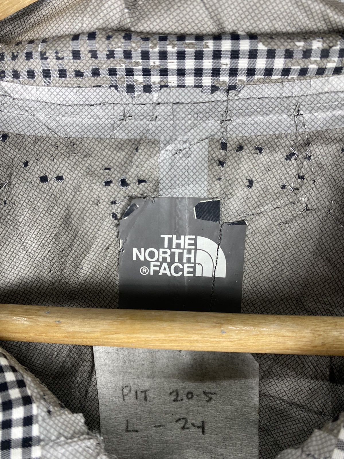 The North Face The North Face Nylon Windbreaker Zipper Jacket Hoodie Size US S / EU 44-46 / 1 - 14 Thumbnail