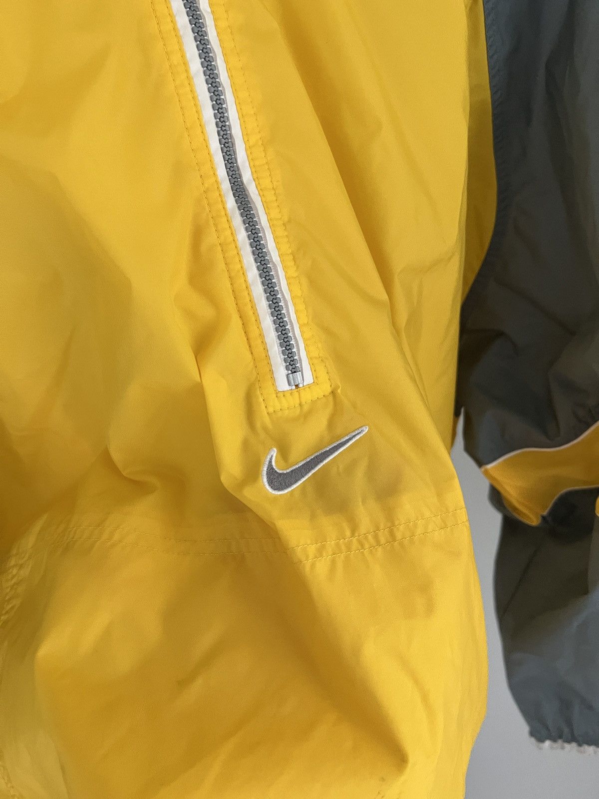 Nike 🔥 Vintage Nike Yellow Jacket Size US M / EU 48-50 / 2 - 4 Thumbnail