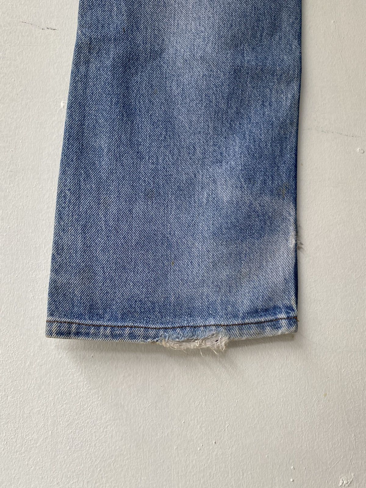 Levi's DISTRESSED 1980s Levi’s 517 Bootcut Washed Blue Jeans Size US 33 - 13 Thumbnail