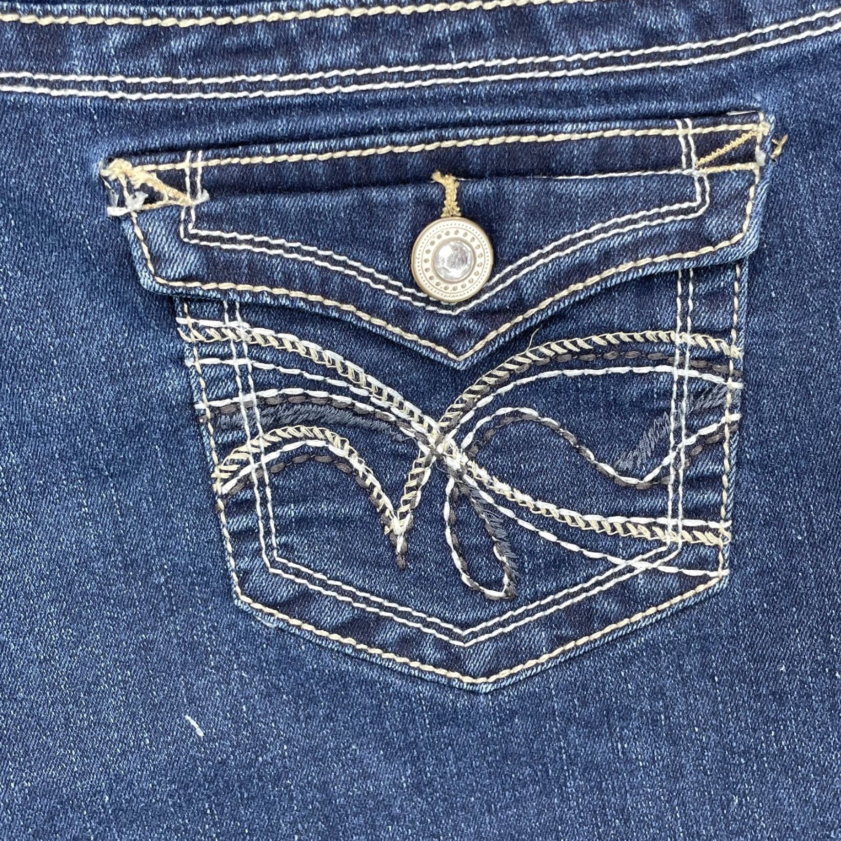 Vintage Grip Jean Short Women 36* Raw Hem Y2K Daisy Duke 90s American Preppy Rodeo Denim Short Women 36 Blue Western Made by Get a Grip Mens? Size 25" / US 0 / IT 36 - 7 Thumbnail