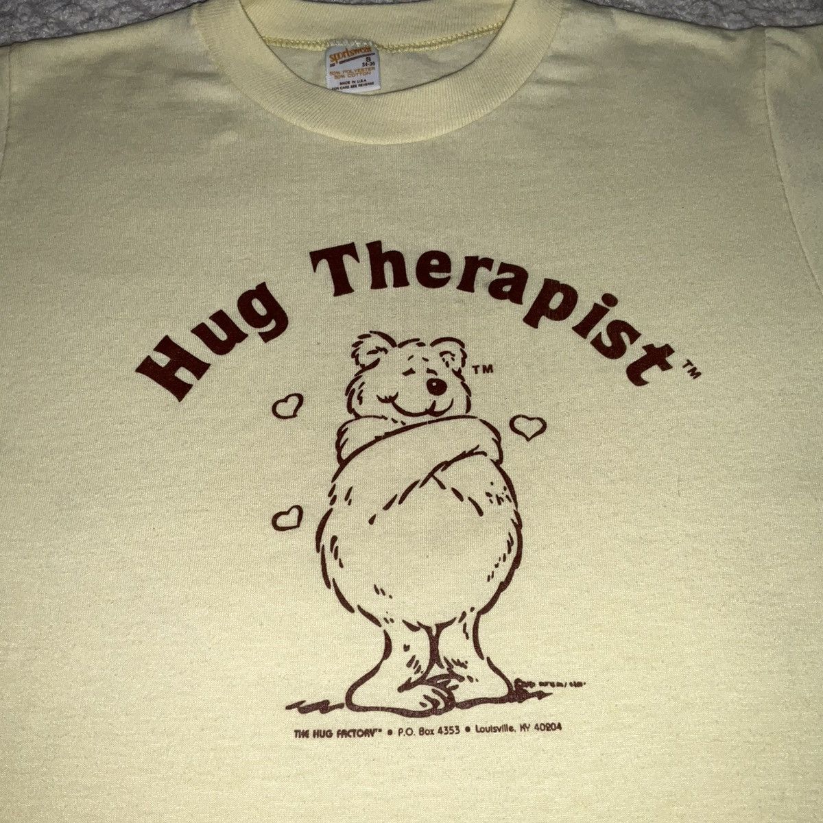 Vintage Vintage 70s pale yellow hug therapist t-shirt Size US S / EU 44-46 / 1 - 1 Thumbnail