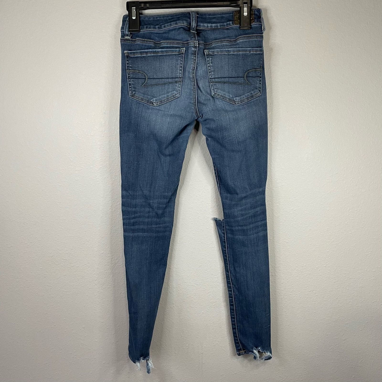 American Eagle Outfitters American Eagle Jeggings 4R Medium Wash Distressed Skinny Size 27" / US 4 / IT 40 - 3 Thumbnail