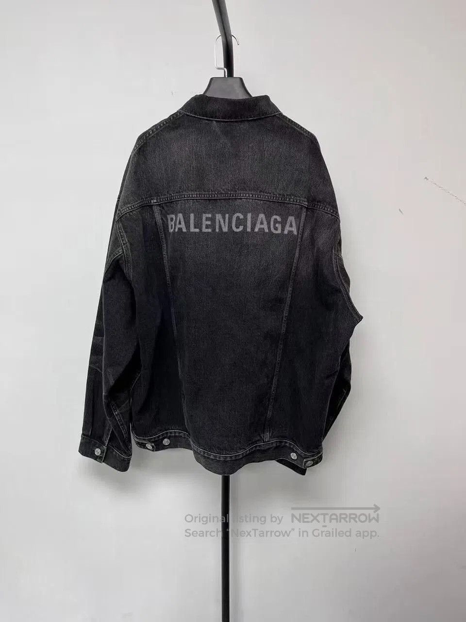 Balenciaga Balenciaga Distressed Logo Collared Denim Jacket Men's. Size US S / EU 44-46 / 1 - 1 Thumbnail