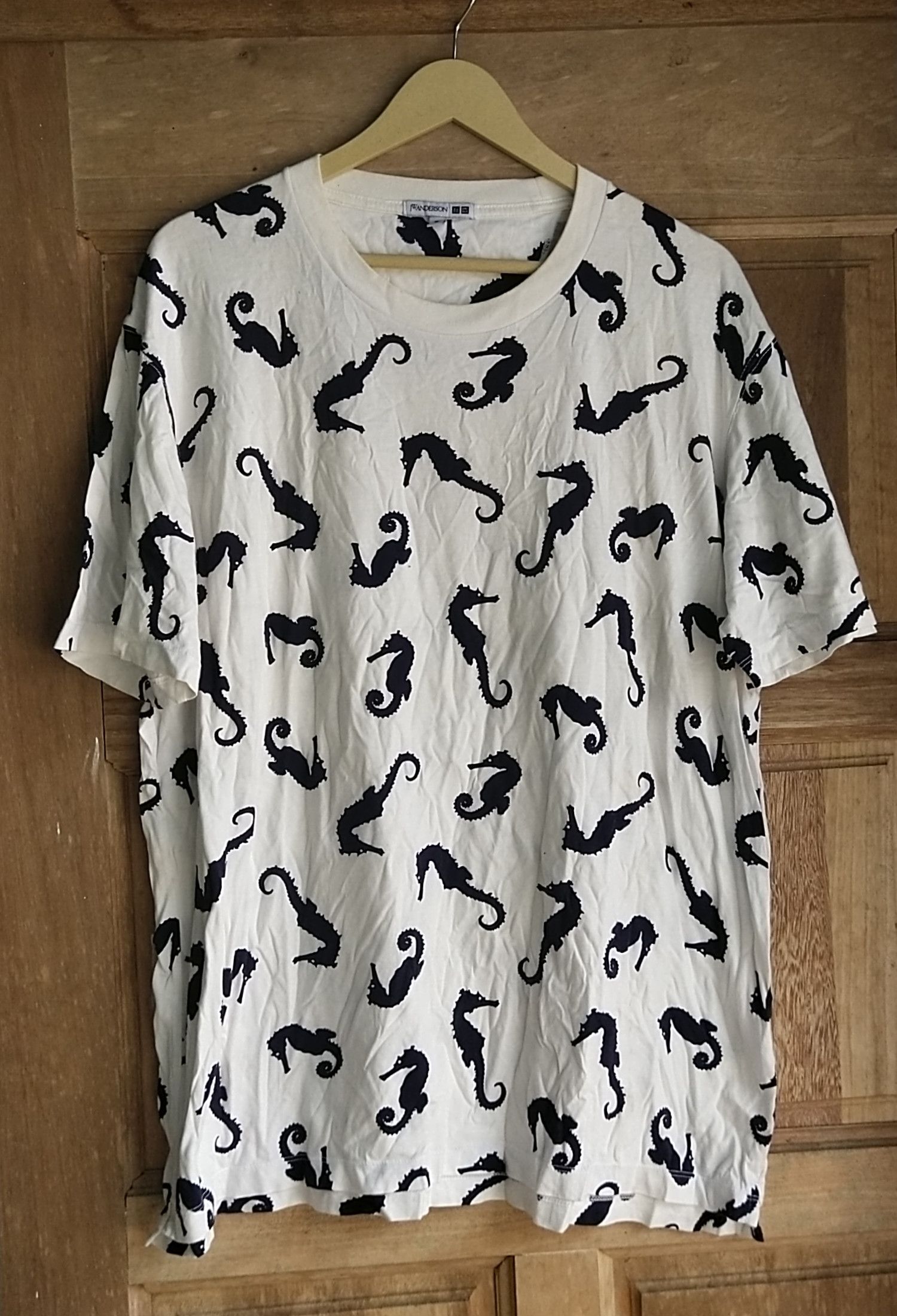 JW Anderson Final Drop Uniqlo x Jw Anderson Tshirt XL Size US XL / EU 56 / 4 - 1 Thumbnail