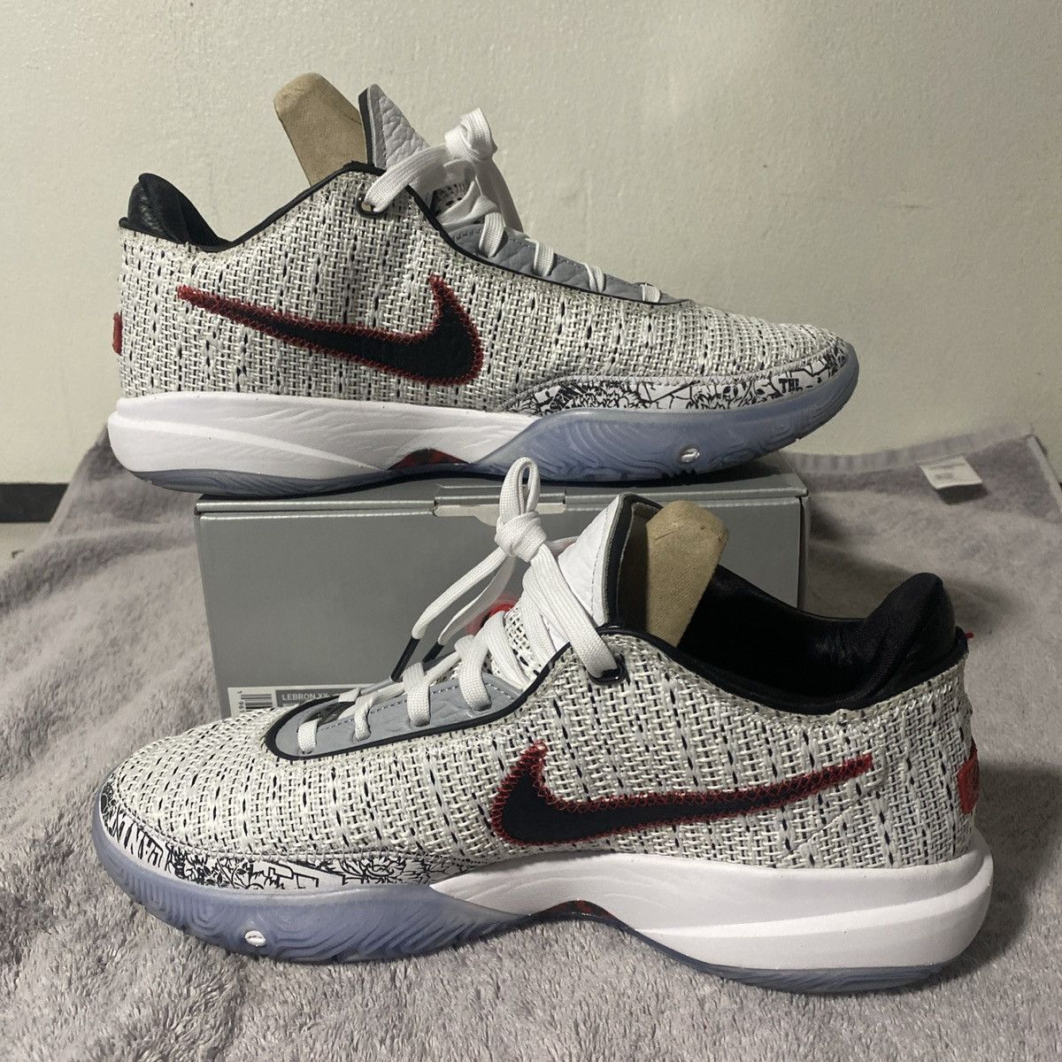 Nike Nike LeBron 20 “The Debut” DJ5423-100 Size US 10.5 / EU 43-44 - 2 Thumbnail