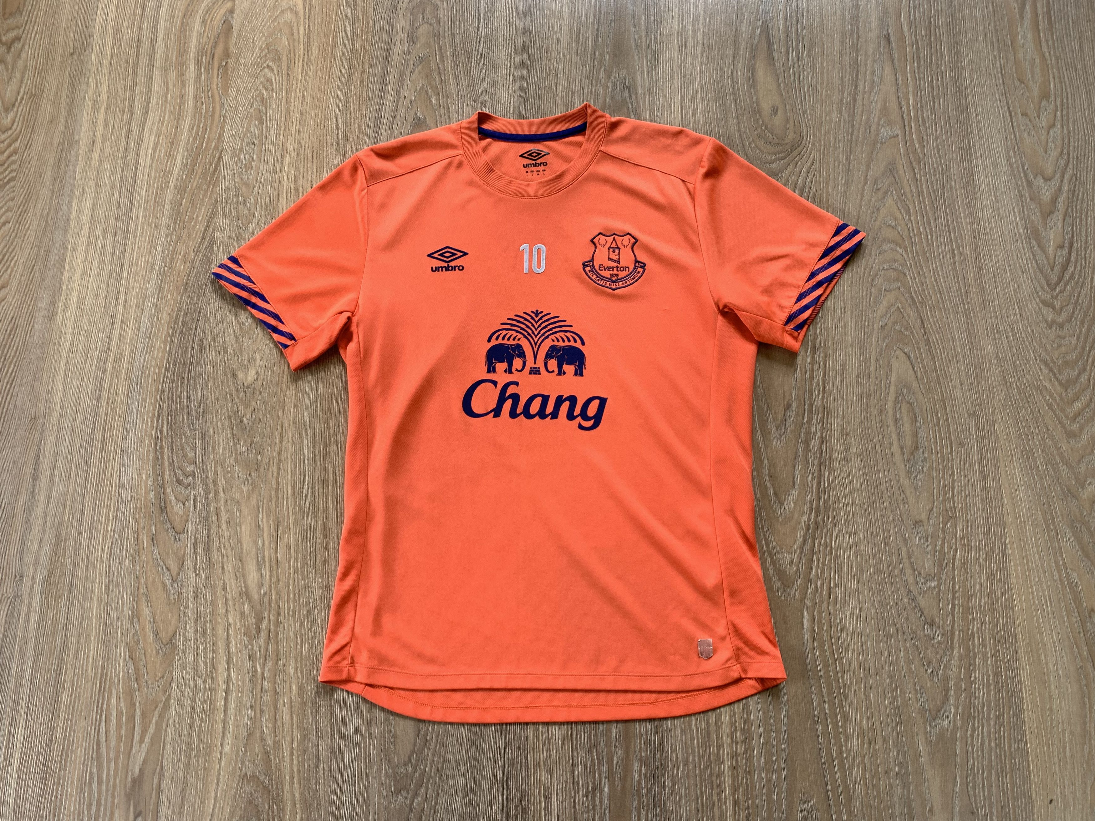 Umbro × Vintage Vintage Umbro Everton Training Shirt 2015-2016 Size US L / EU 52-54 / 3 - 3 Thumbnail