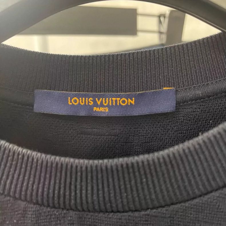 Louis Vuitton Louis Vuitton Dark pattern three-flower full print short sl Size US M / EU 48-50 / 2 - 3 Thumbnail