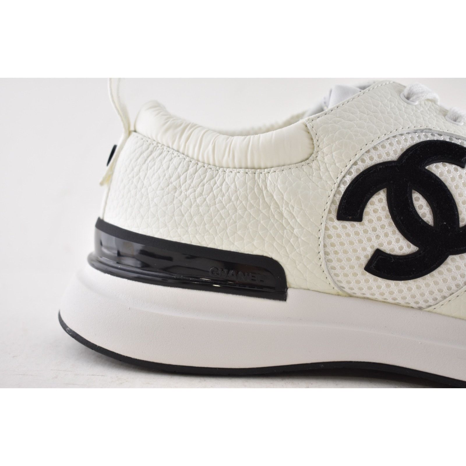 Chanel Chanel 21S Mens White Black Leather CC Logo Lace Low Top Size US 11 / EU 44 - 3 Thumbnail