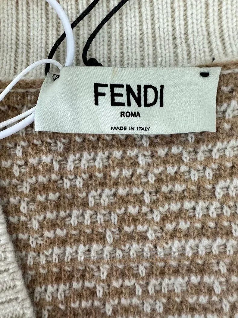 Fendi FENDI FW22 Logo V. Size US M / EU 48-50 / 2 - 2 Thumbnail