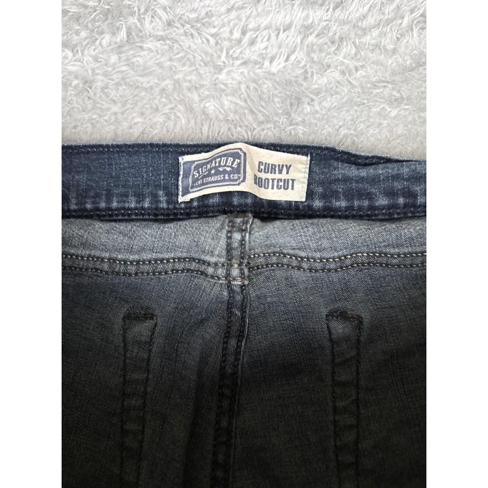 Levi's Signature Levi Strauss Jeans Womens 12M Mid Rise Curvy Bootcut Stretch 30x30 Blue 90s Jeans Womens Girls Mens? Size 34" / US 12 / IT 48 - 6 Thumbnail
