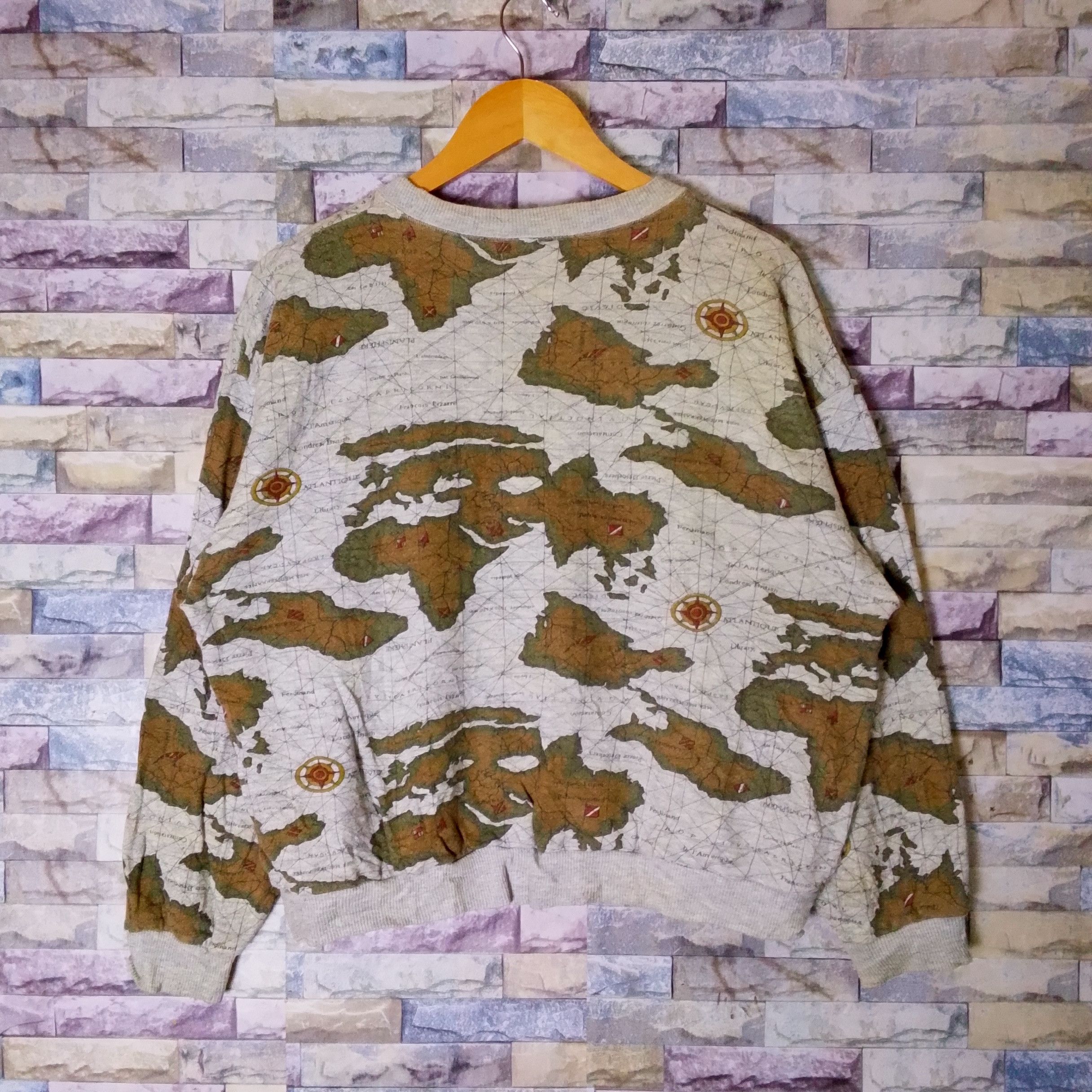 Vintage Vintage Map Boxy Sweatshirt Size US S / EU 44-46 / 1 - 2 Thumbnail
