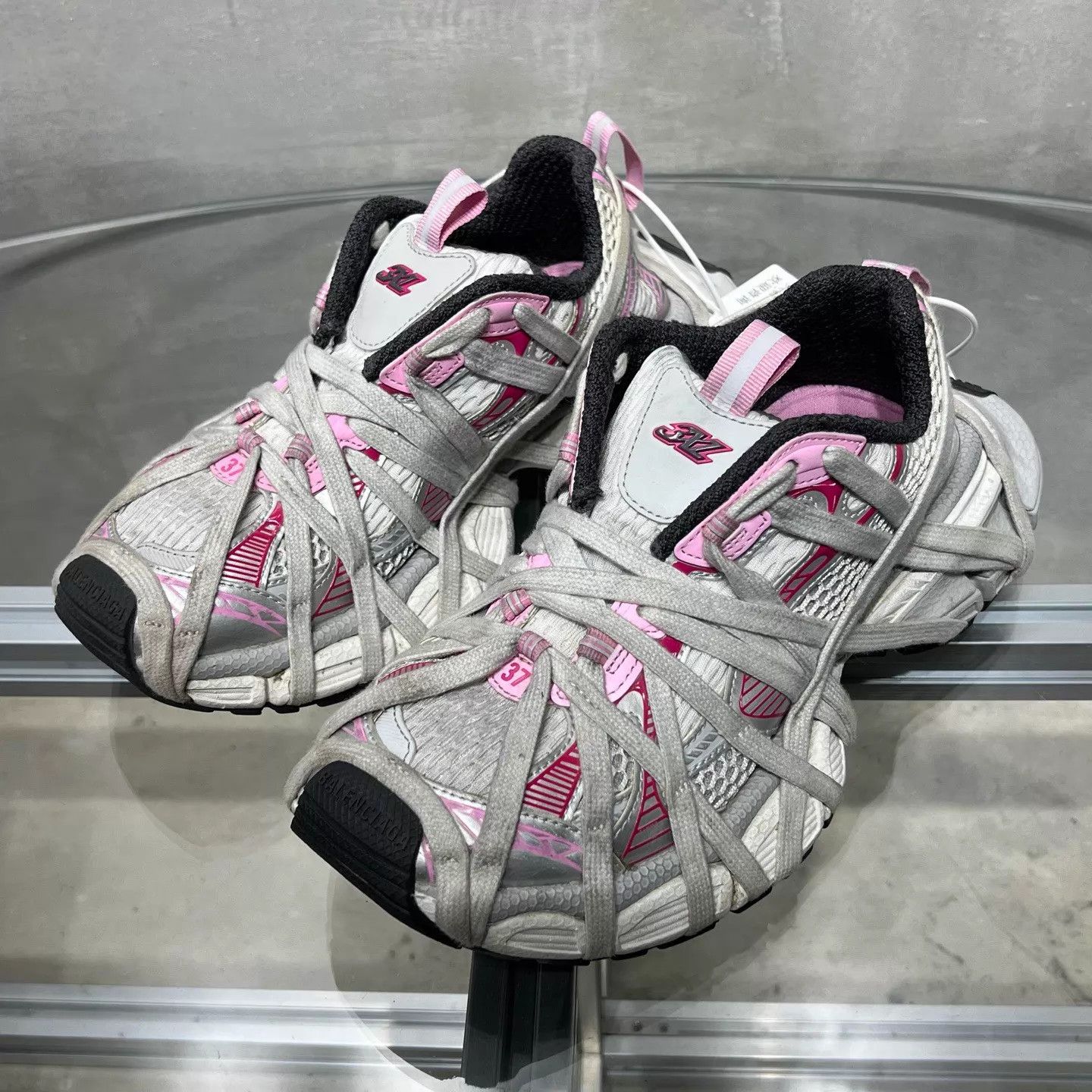 Balenciaga Balenciaga 3X Crazy Laces 37 White/Gray/Pink Size US 7 / IT 37 - 2 Thumbnail