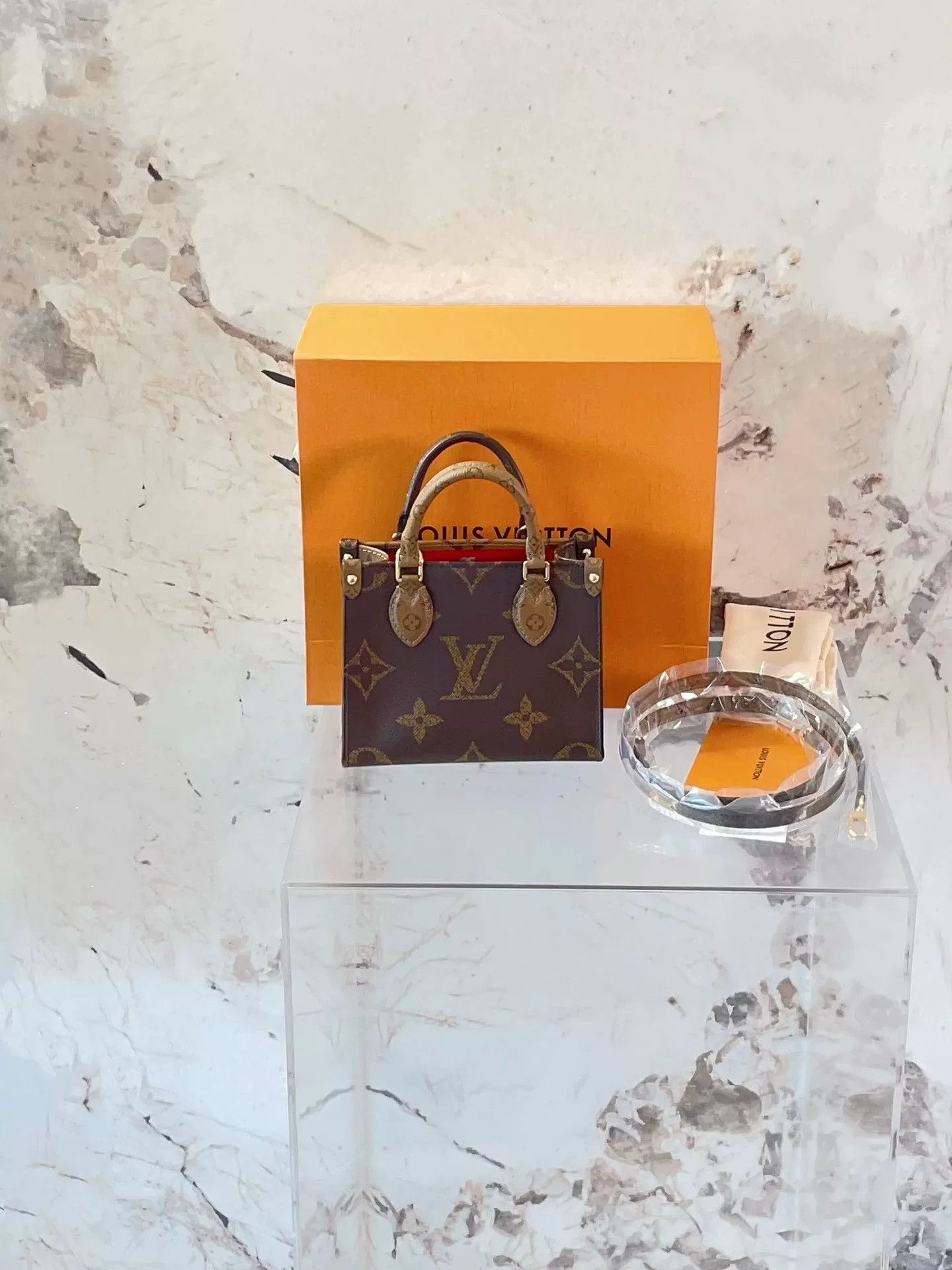 Louis Vuitton Pre-loved Bag Very good condition Size ONE SIZE - 1 Thumbnail