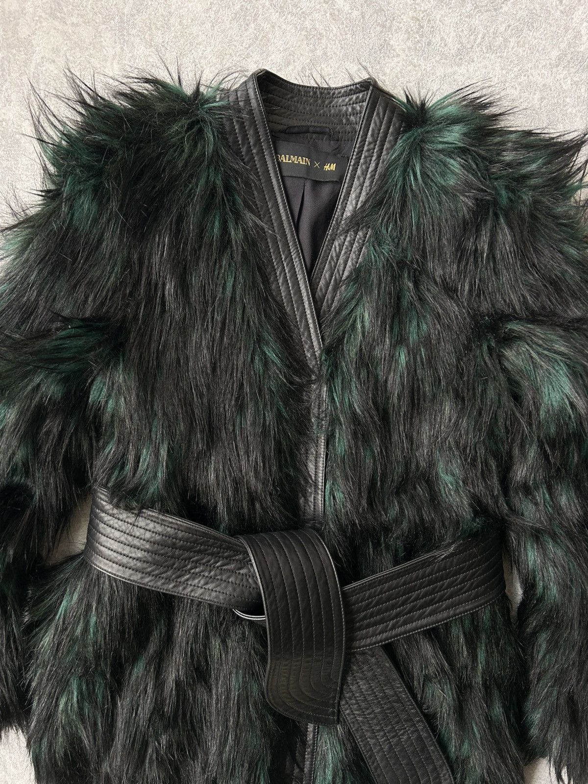 Balmain Balmain x HM Faux Fur Belted Jacket Size XS / US 0-2 / IT 36-38 - 9 Thumbnail