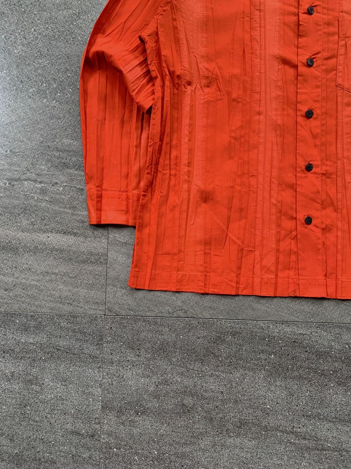 Issey Miyake FREE IMPORT TAX Pleated Ls Shirt Size US M / EU 48-50 / 2 - 3 Thumbnail
