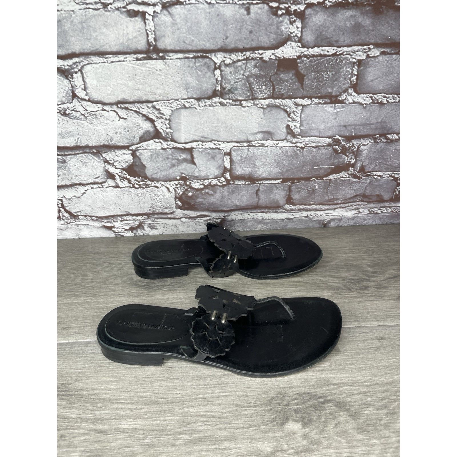 Vera Wang Vera Wang Lavender Label Black Leather Slides Thong Sandals Size US 6 / IT 36 - 2 Thumbnail