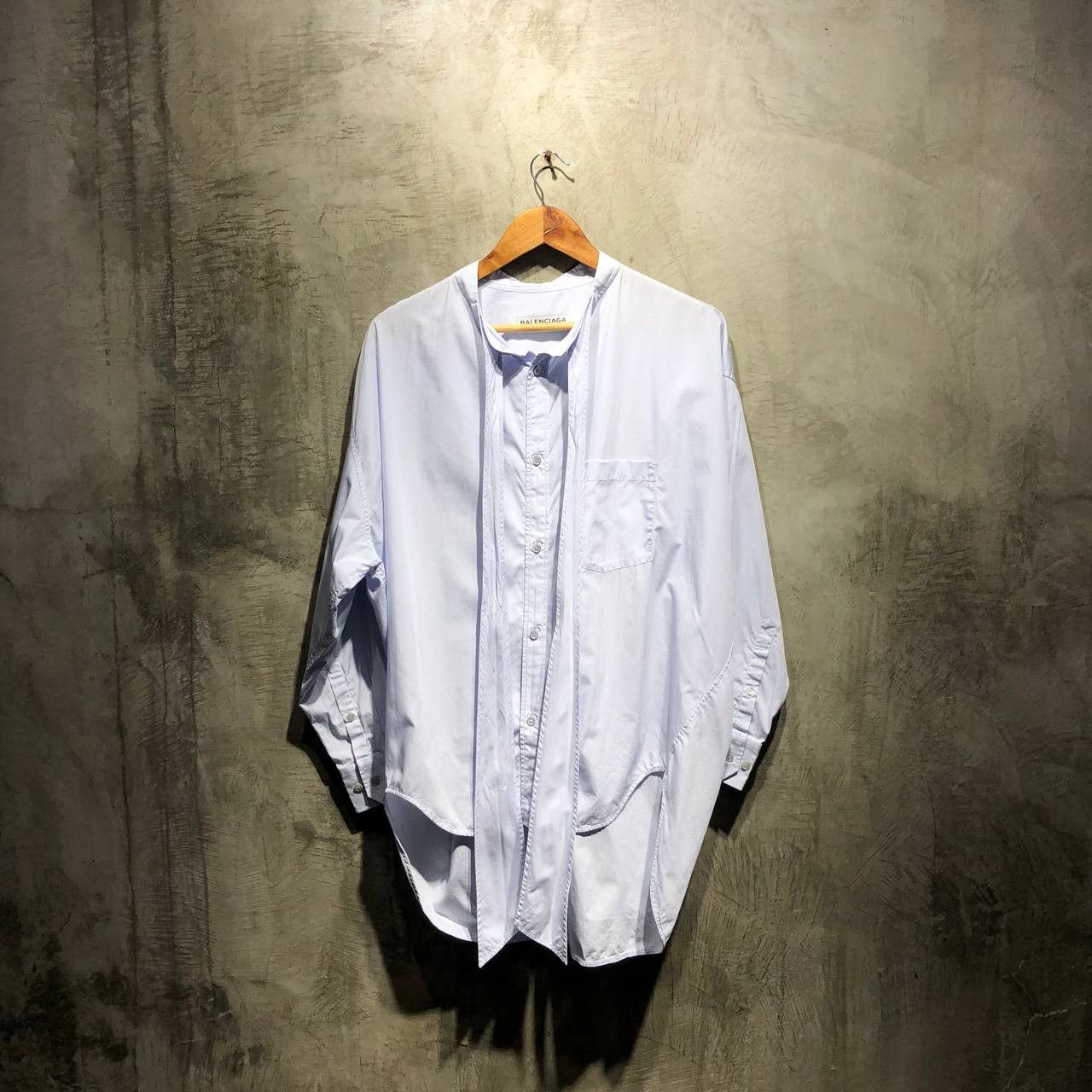 Balenciaga Balenciaga Back logo Poplin polo long sleeves Size US XL / EU 56 / 4 - 3 Thumbnail