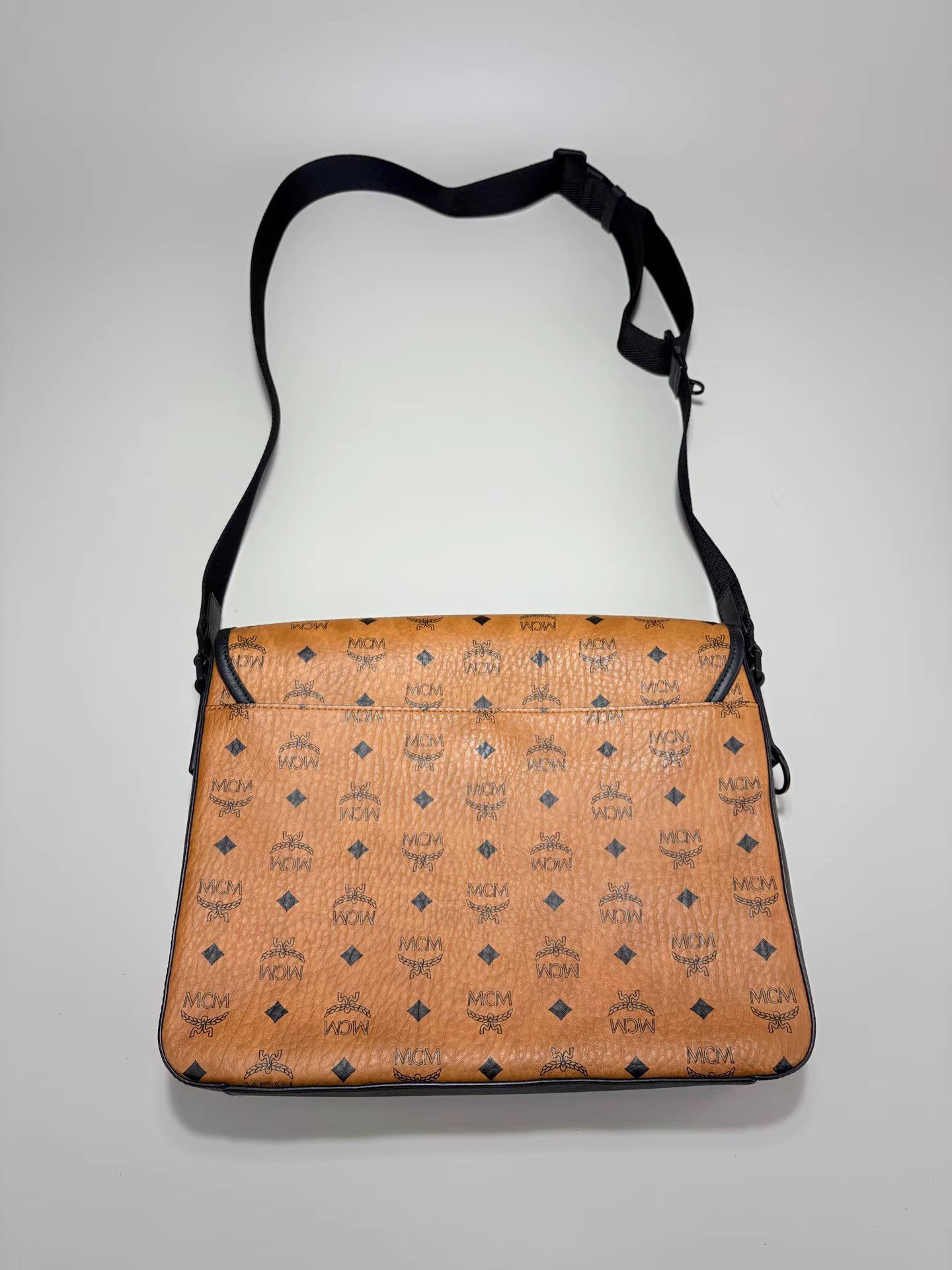 MCM MCM Messenger Bag & Crossbody Bag Size ONE SIZE - 2 Thumbnail