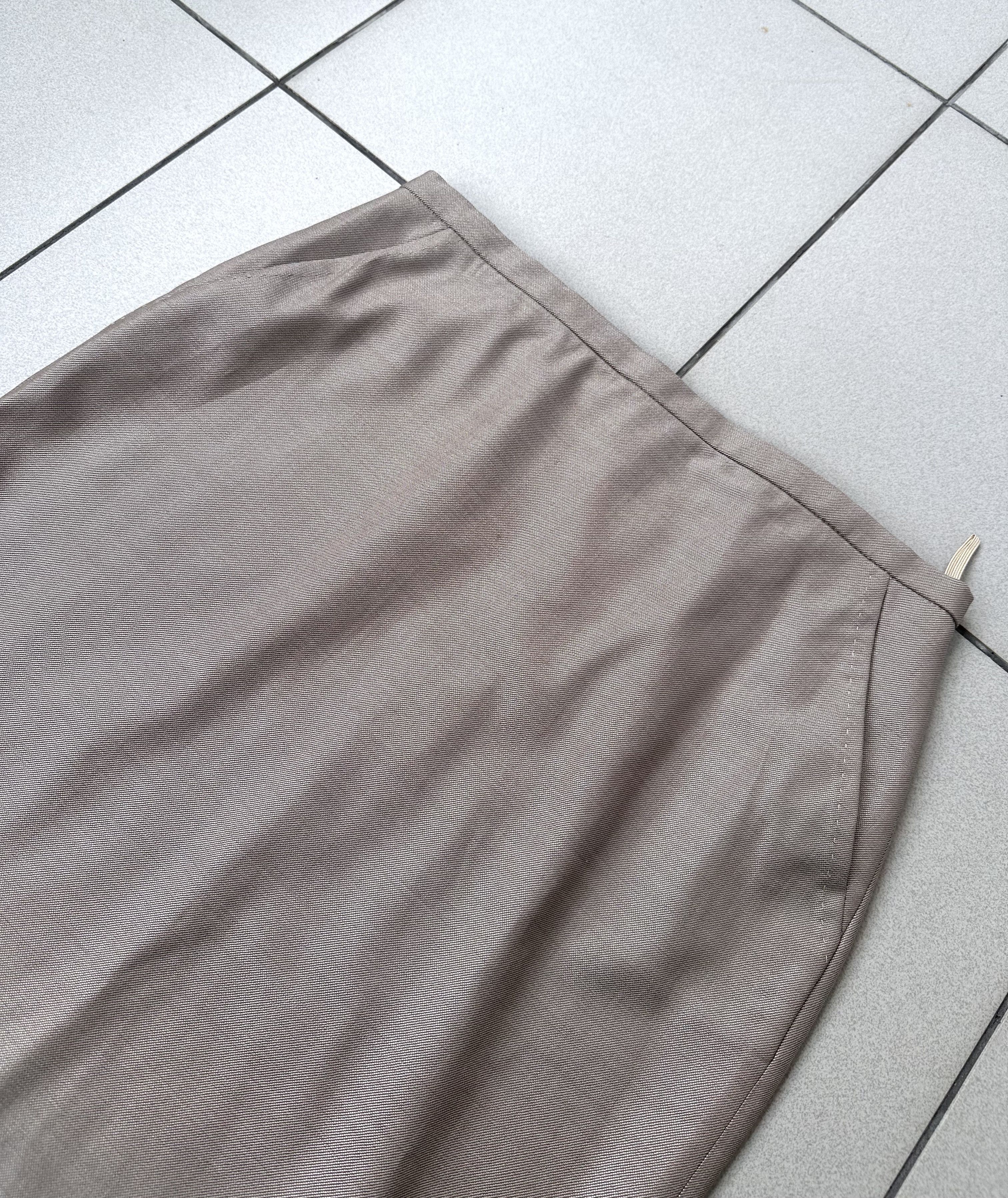 Max Mara Max Mara wool midi skirt italy s. 40 Size 27" / US 4 / IT 40 - 3 Thumbnail