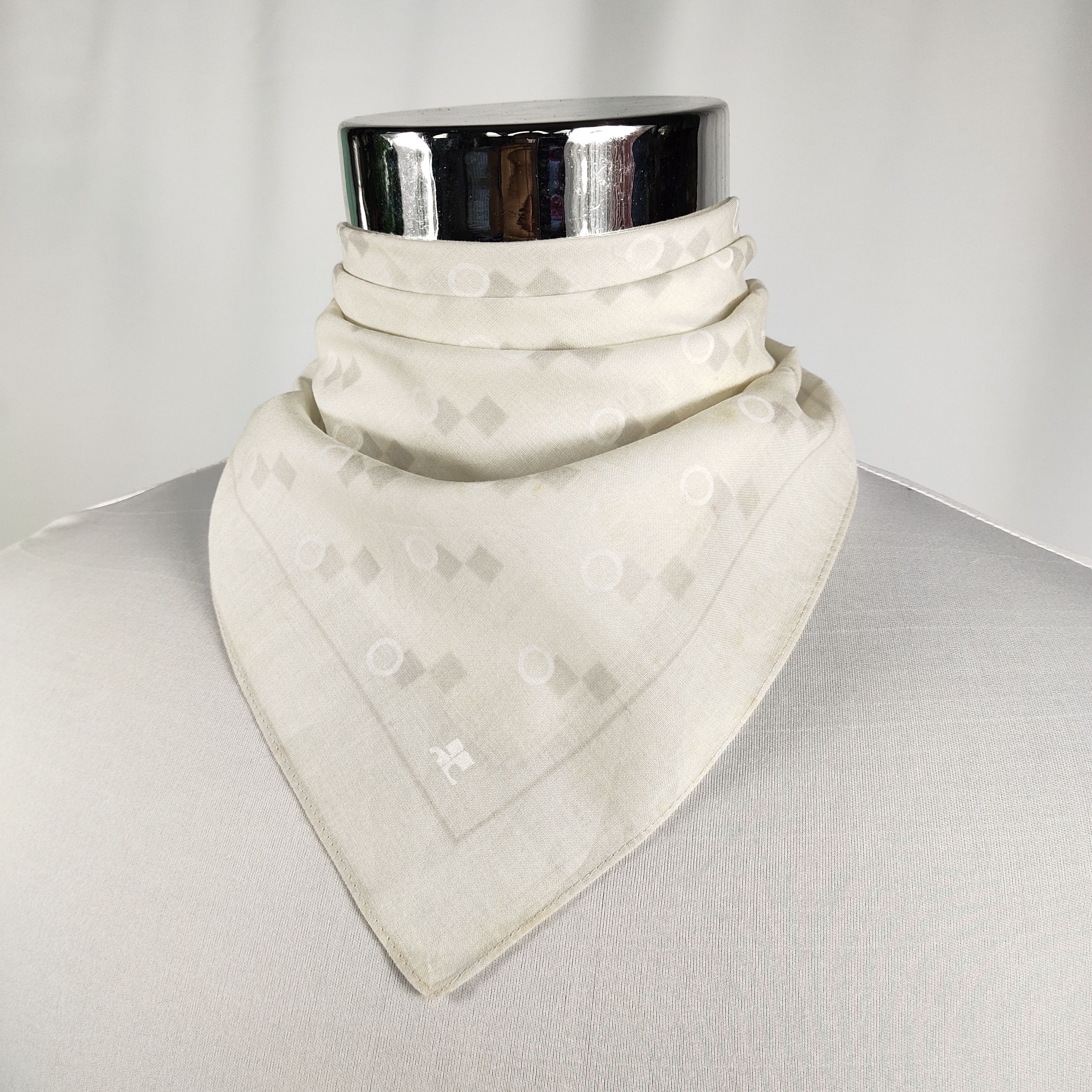 Courreges × Vintage Courreges Handkerchief / Neckerchief / Bandana FZ376 Size ONE SIZE - 1 Thumbnail