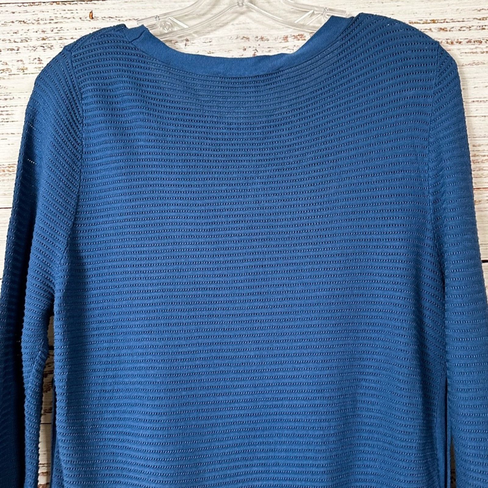 Loft Ann Taylor LOFT Blue Sweater with Side Buttons, EUC Medium Size M / US 6-8 / IT 42-44 - 10 Thumbnail