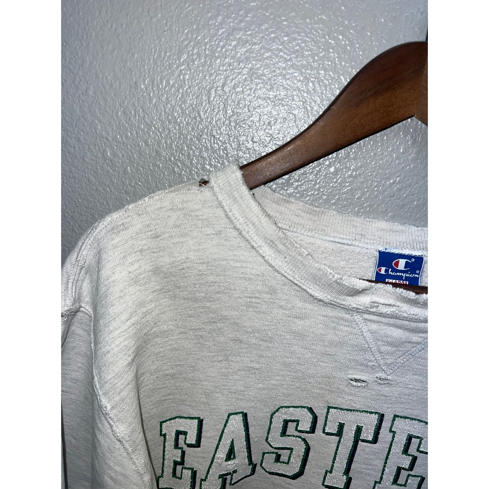 Vintage Womens Vintage Champion Eastern Michigan Sweatshirt Worn XL Size XL / US 12-14 / IT 48-50 - 5 Thumbnail