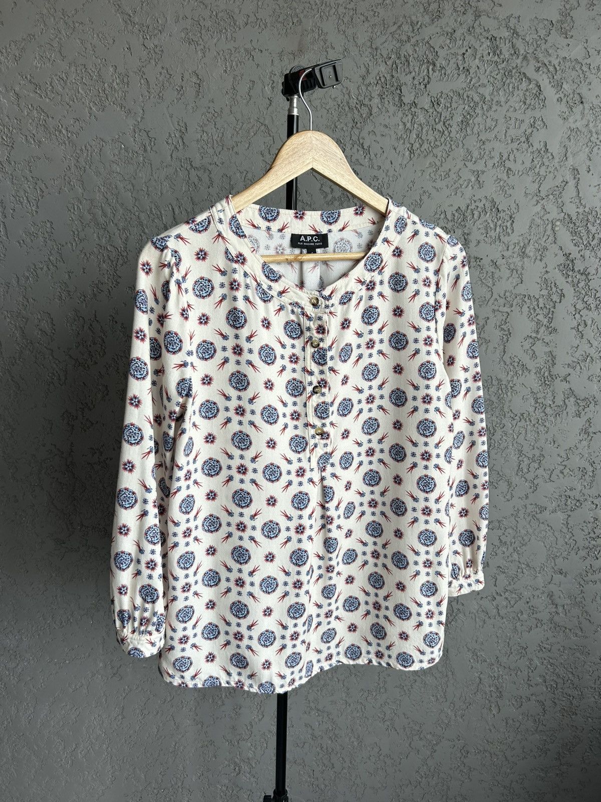 A.P.C. × Designer A.P.C. Premium women's flower drawings blouse size S Size S / US 4 / IT 40 - 8 Thumbnail