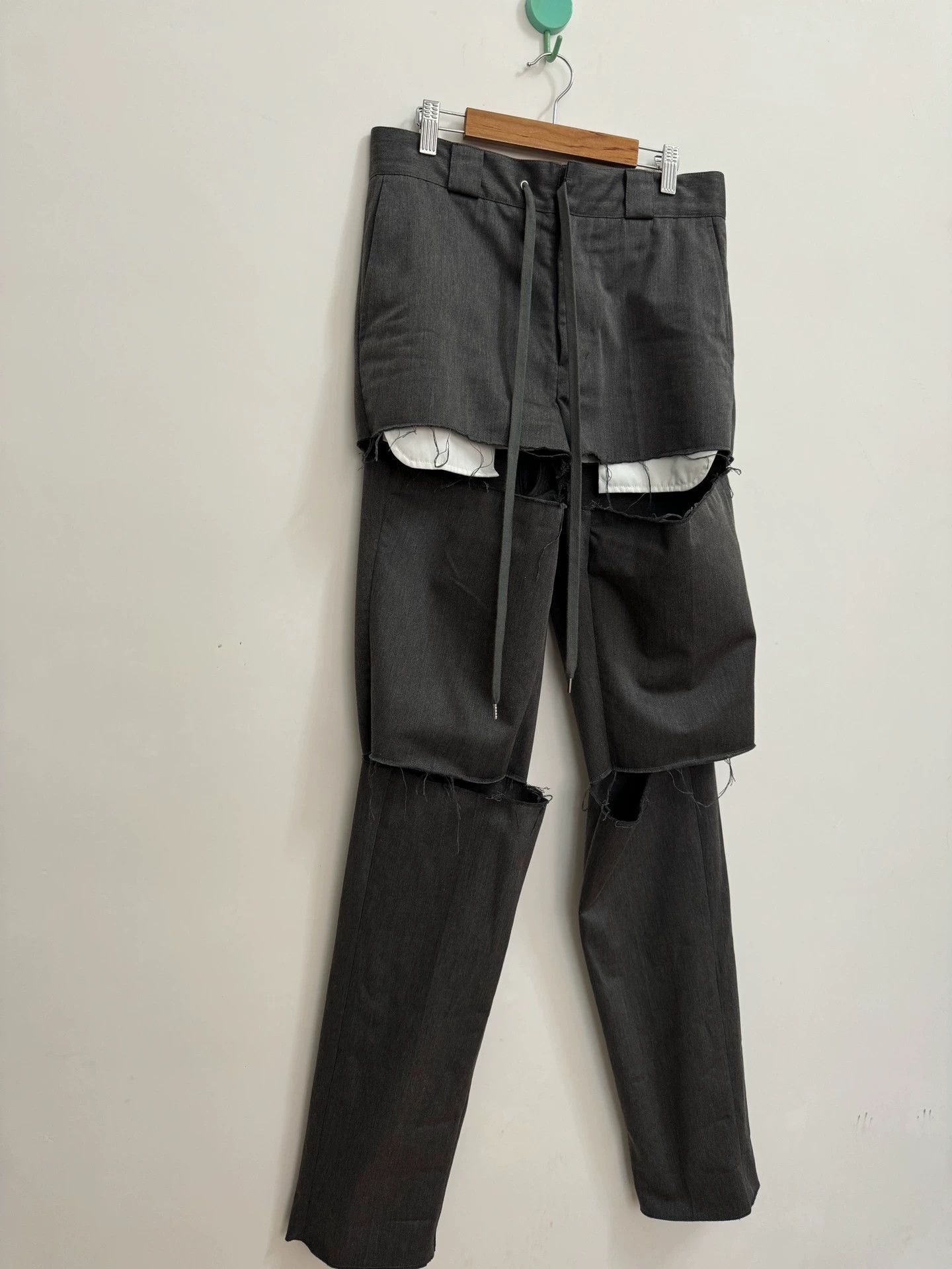 Takahiromiyashita The Soloist. Takahiro Miyashita The Soloist slender fit size 46 Size US 30 / EU 46 - 3 Thumbnail