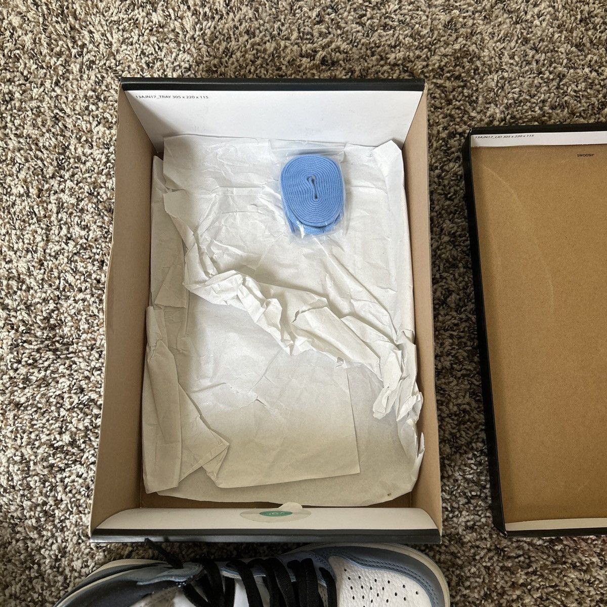 Jordan Brand Air Jordan 1 Retro High OG UNC University Blue Size US 9 / EU 42 - 9 Thumbnail