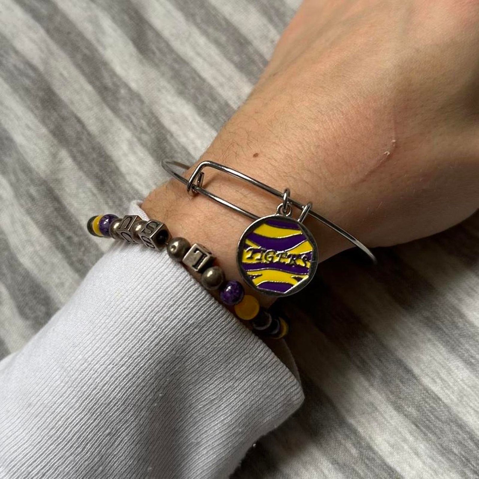 Jewelry × Vintage Super cute vintage 00s lsu bracelet Size ONE SIZE - 3 Thumbnail