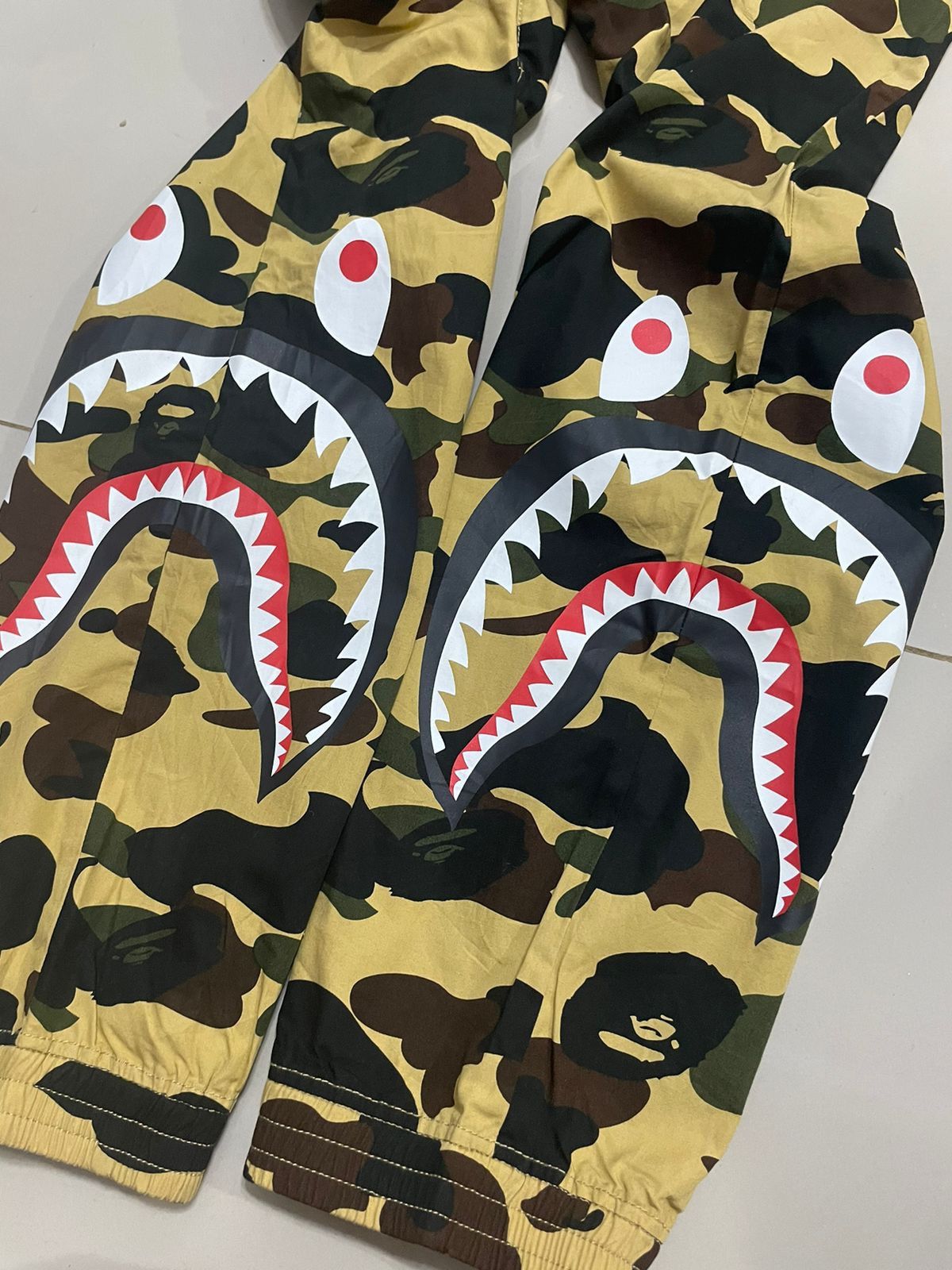 Bape Rare Y2K Bape Camo Green Shark Track Pants Size US 32 / EU 48 - 13 Thumbnail