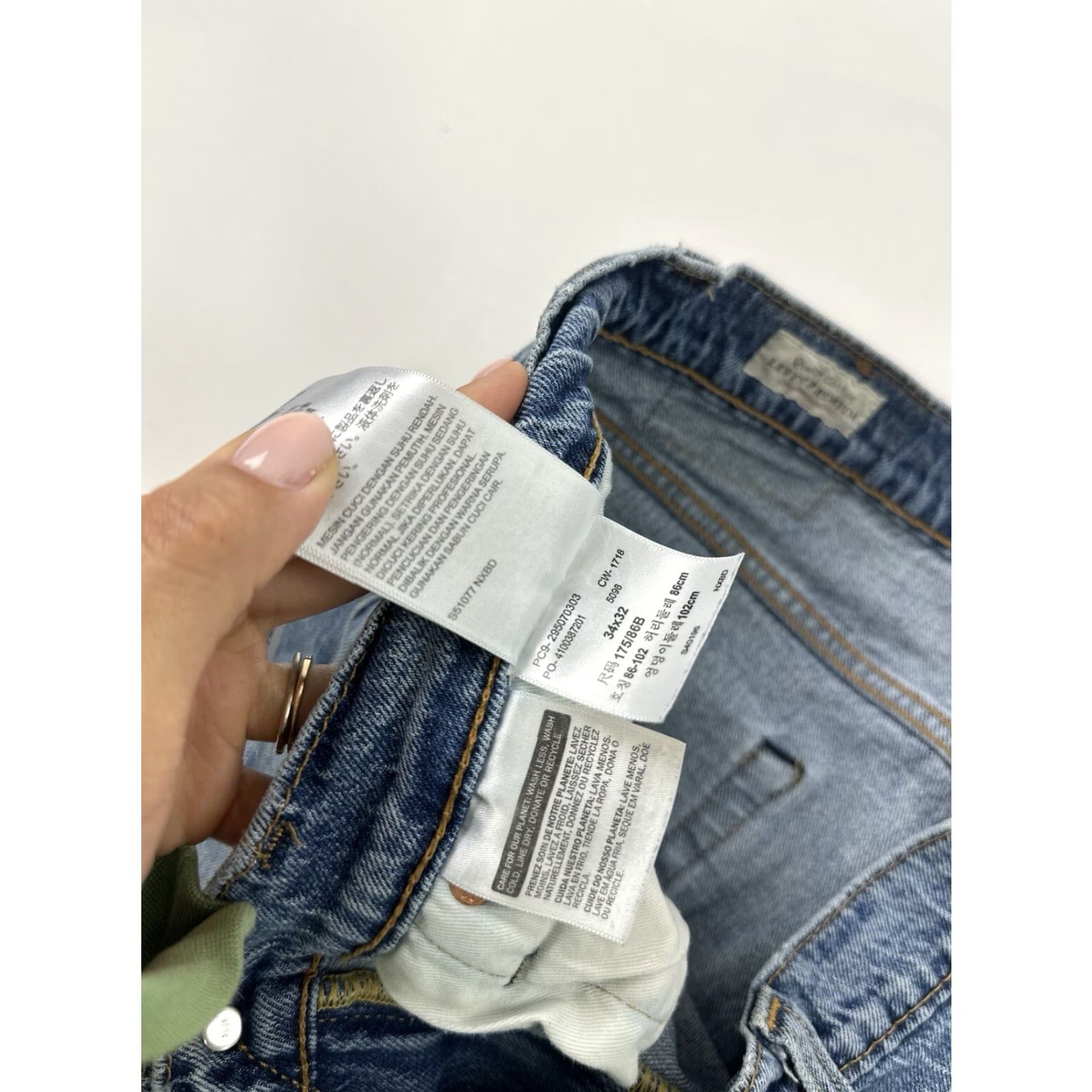 Levi's Levi’s Shorts Women 34 Blue Denim Cut Off Jeans Size 24" / US 00 / IT 34 - 5 Thumbnail