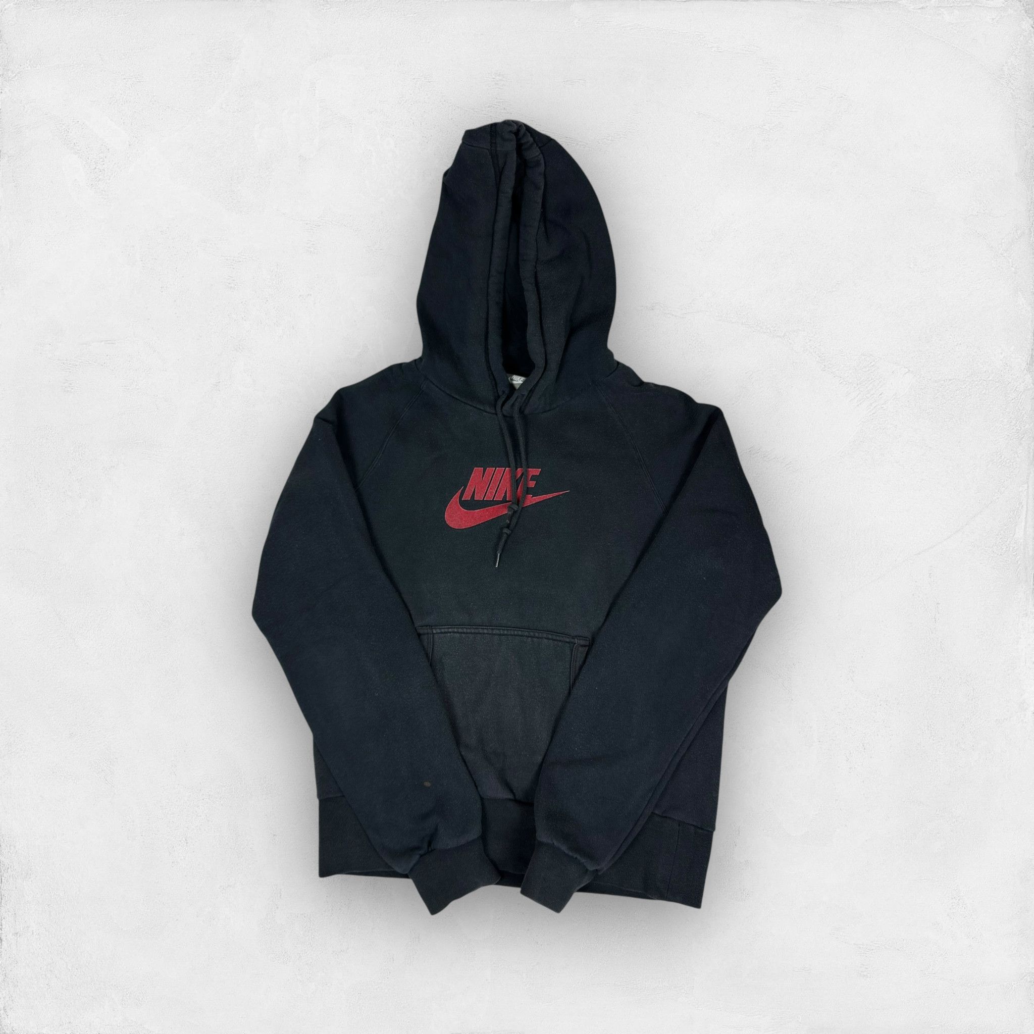 Nike × Vintage Nike Black Spellout Swoosh Pockets Pullover Hoodie L Size L / US 10 / IT 46 - 1 Thumbnail