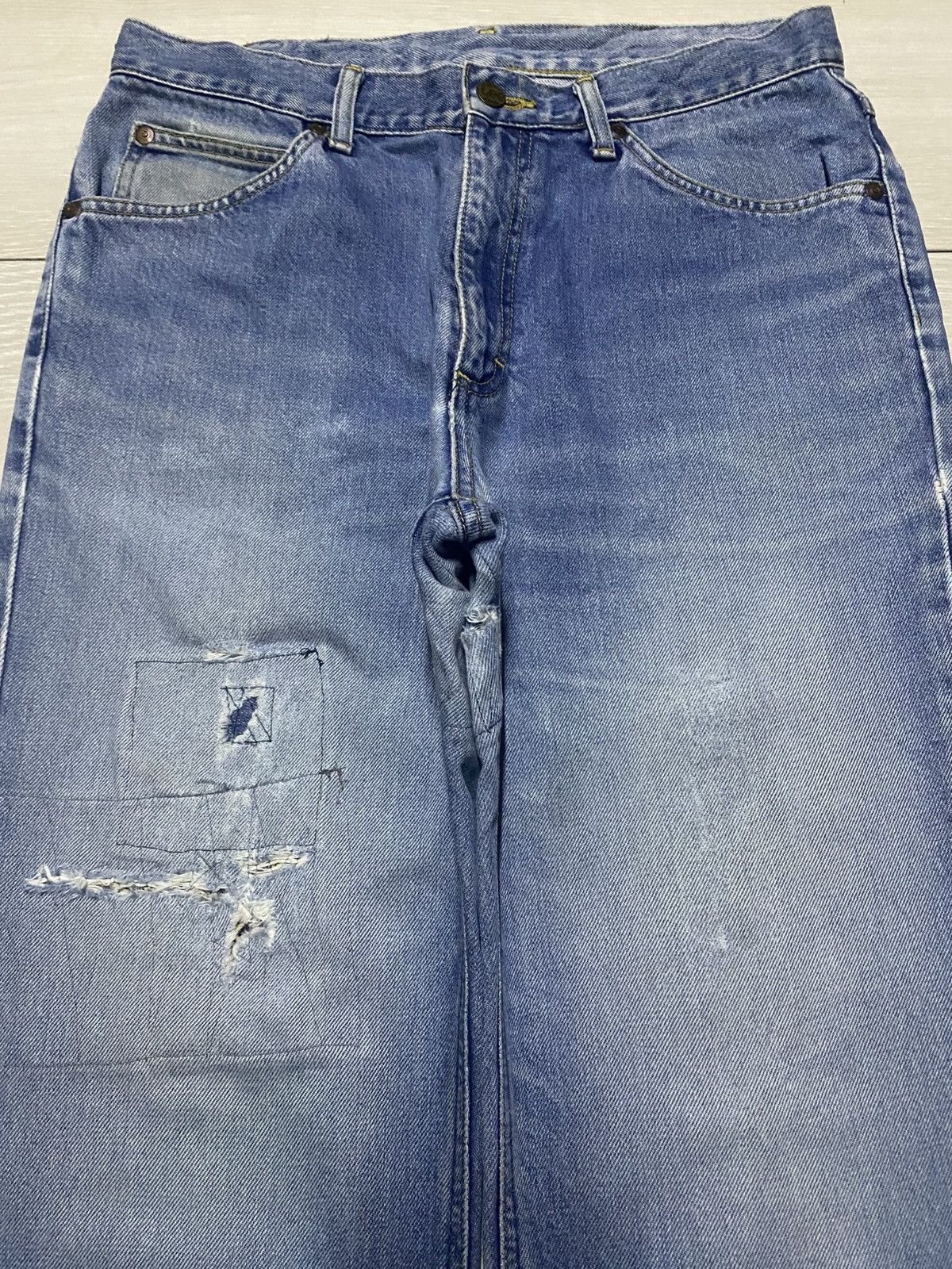 Lee Vintage Lee Faded Wash Repaired Loose Jeans Size US 31 - 3 Thumbnail