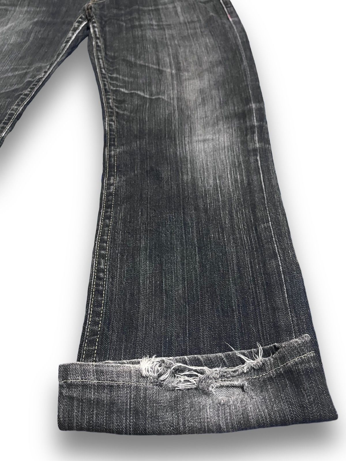 Beauty Beast × Jun Takahashi × Uniqlo Vintage Premium Uniqlo Distressed Style Jeans Size US 33 - 7 Thumbnail