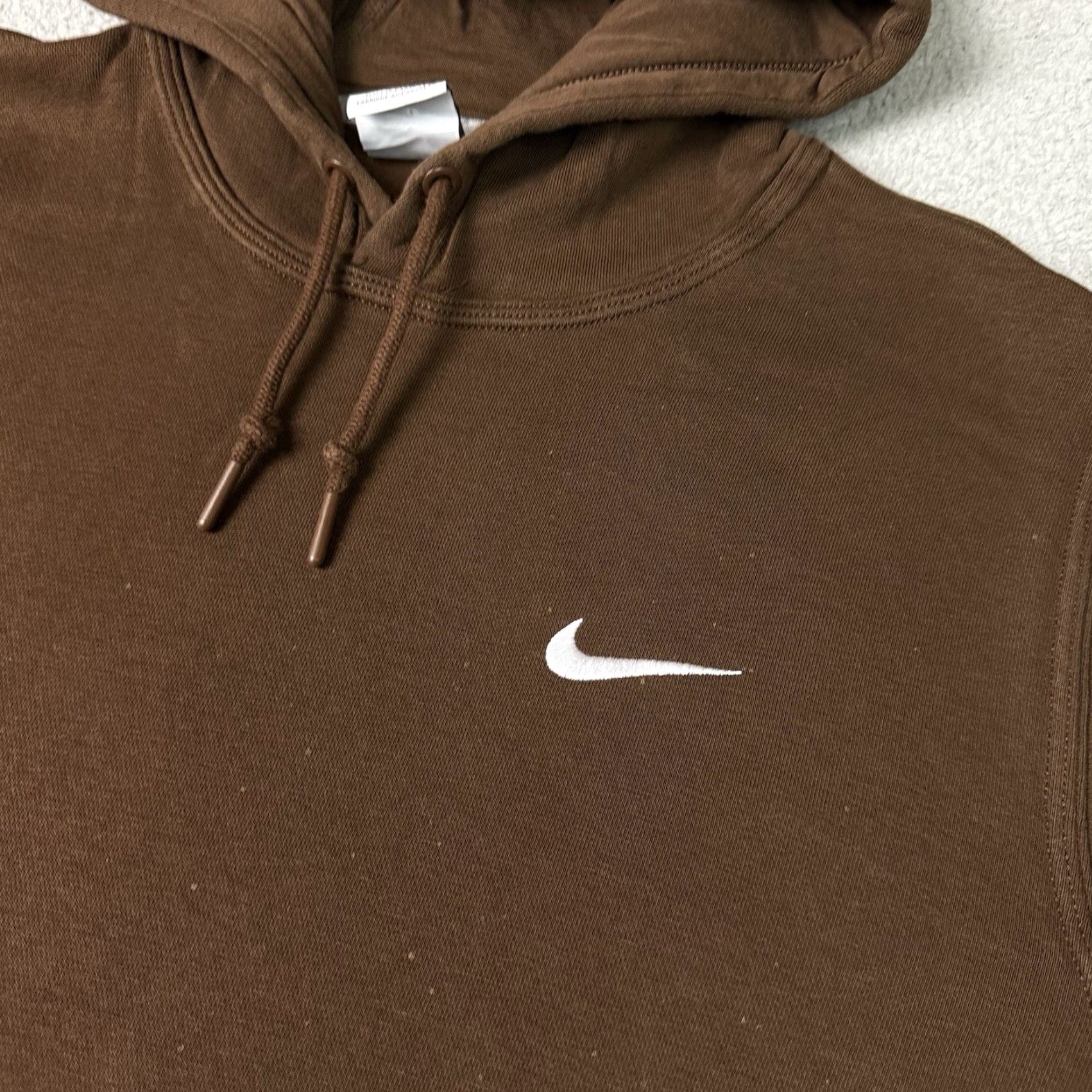 Nike VINTAGE Nike Sweatshirt Mens Large Brown Sportswear Hoodie Pullover Swoosh Distressed L Size US L / EU 52-54 / 3 - 3 Thumbnail