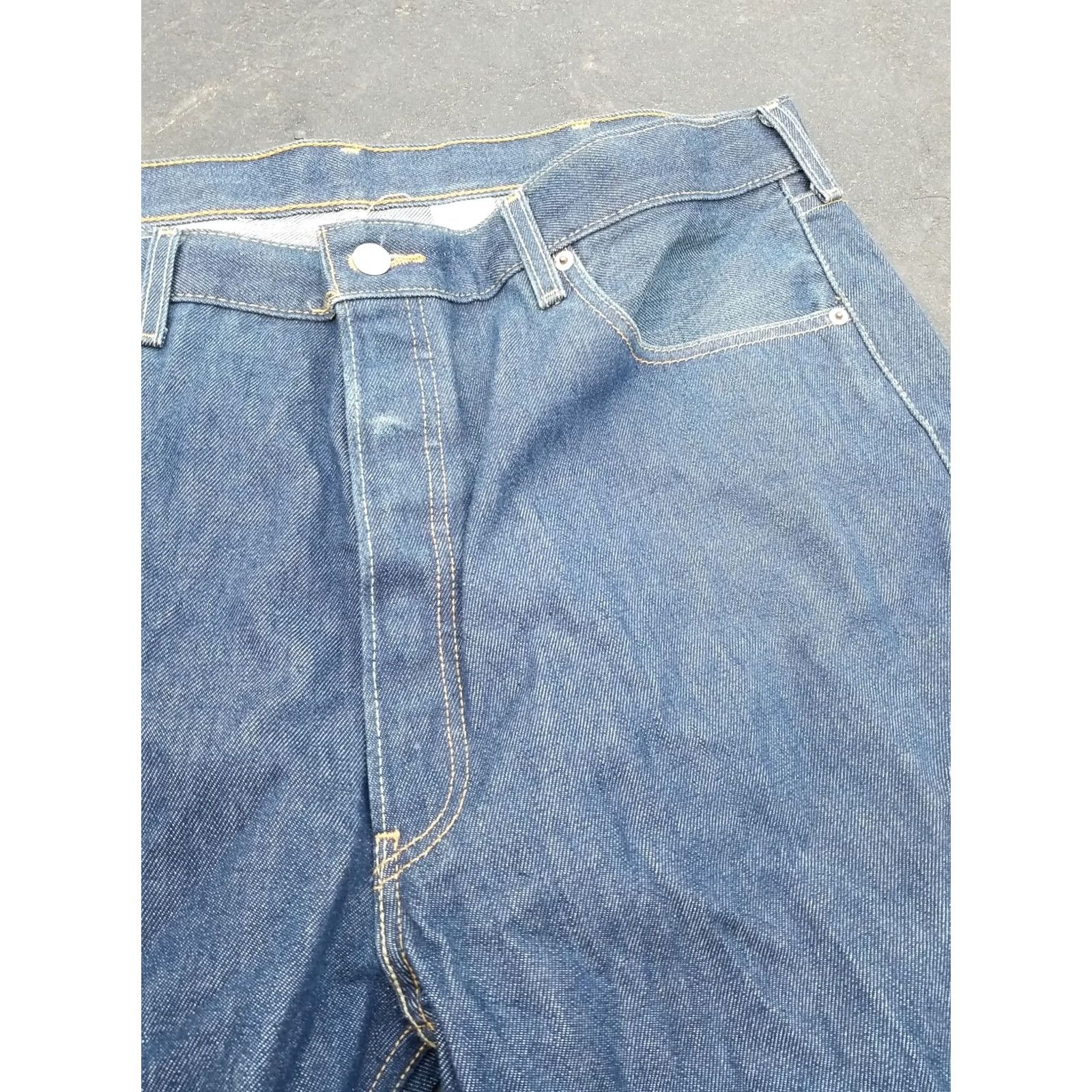 Levi's VINTAGE Levi 501XX Mens Jeans 40x34 Denim Button Fly Straight Leg 5-Pocket Belt Loops Blue Size US 40 / EU 56 - 3 Thumbnail
