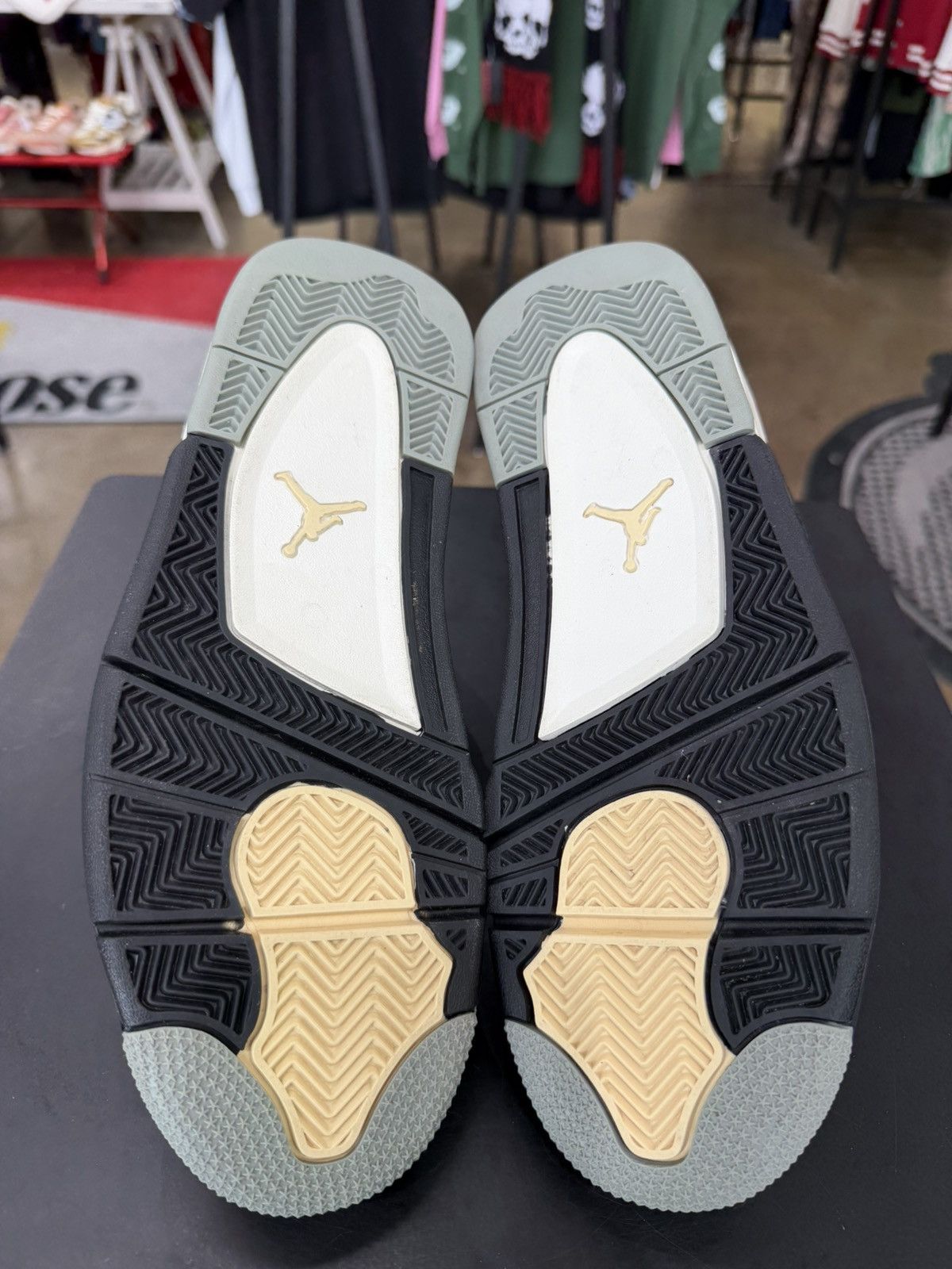 Jordan Brand Air Jordan 4 Craft Medium Olive Size 9.5 (2023) Size US 9.5 / EU 42-43 - 9 Thumbnail