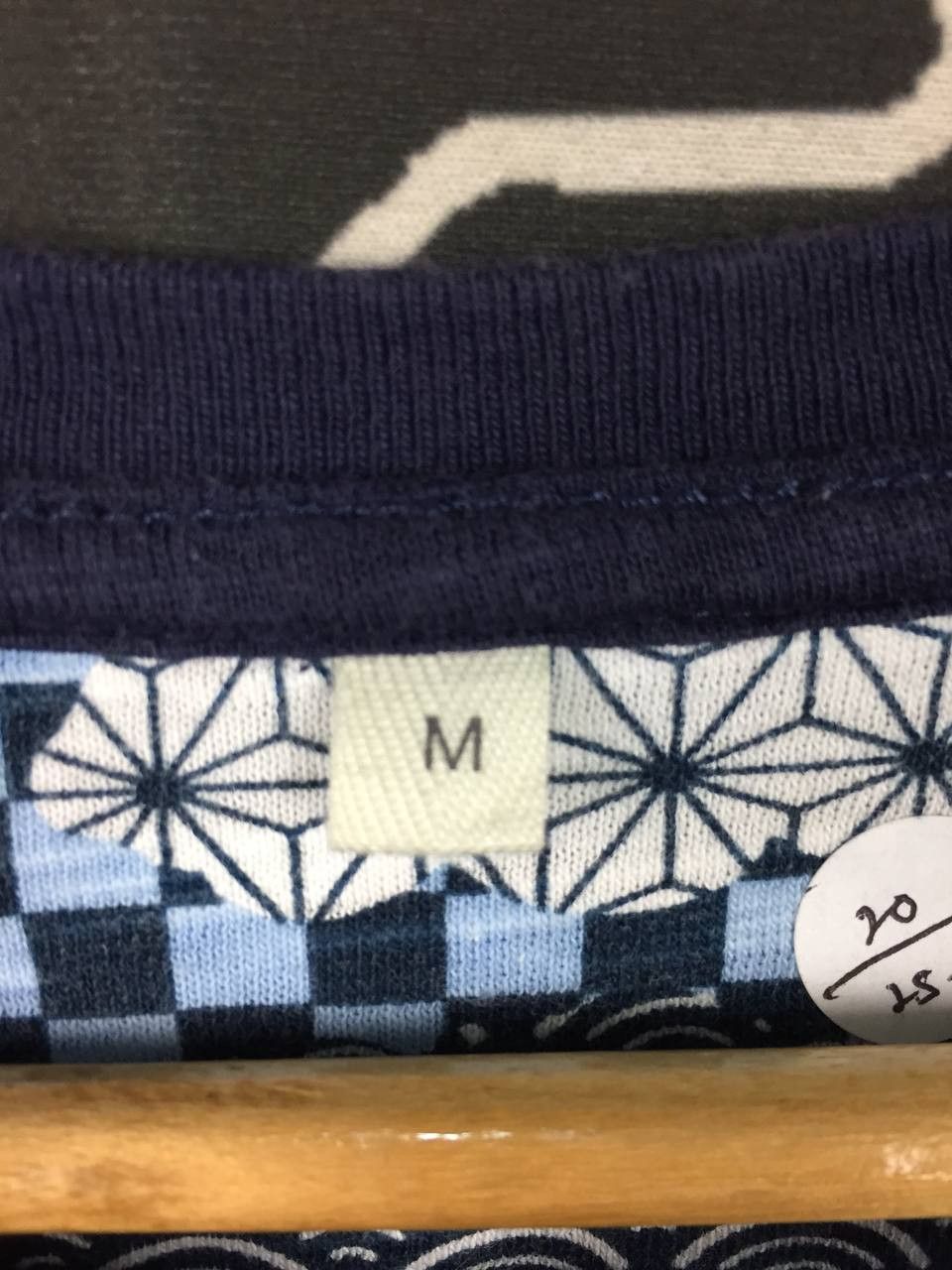 Japanese Brand TopValu Indigo Blue Japanese Goldfish Graphic Henley Tee Size US M / EU 48-50 / 2 - 7 Thumbnail