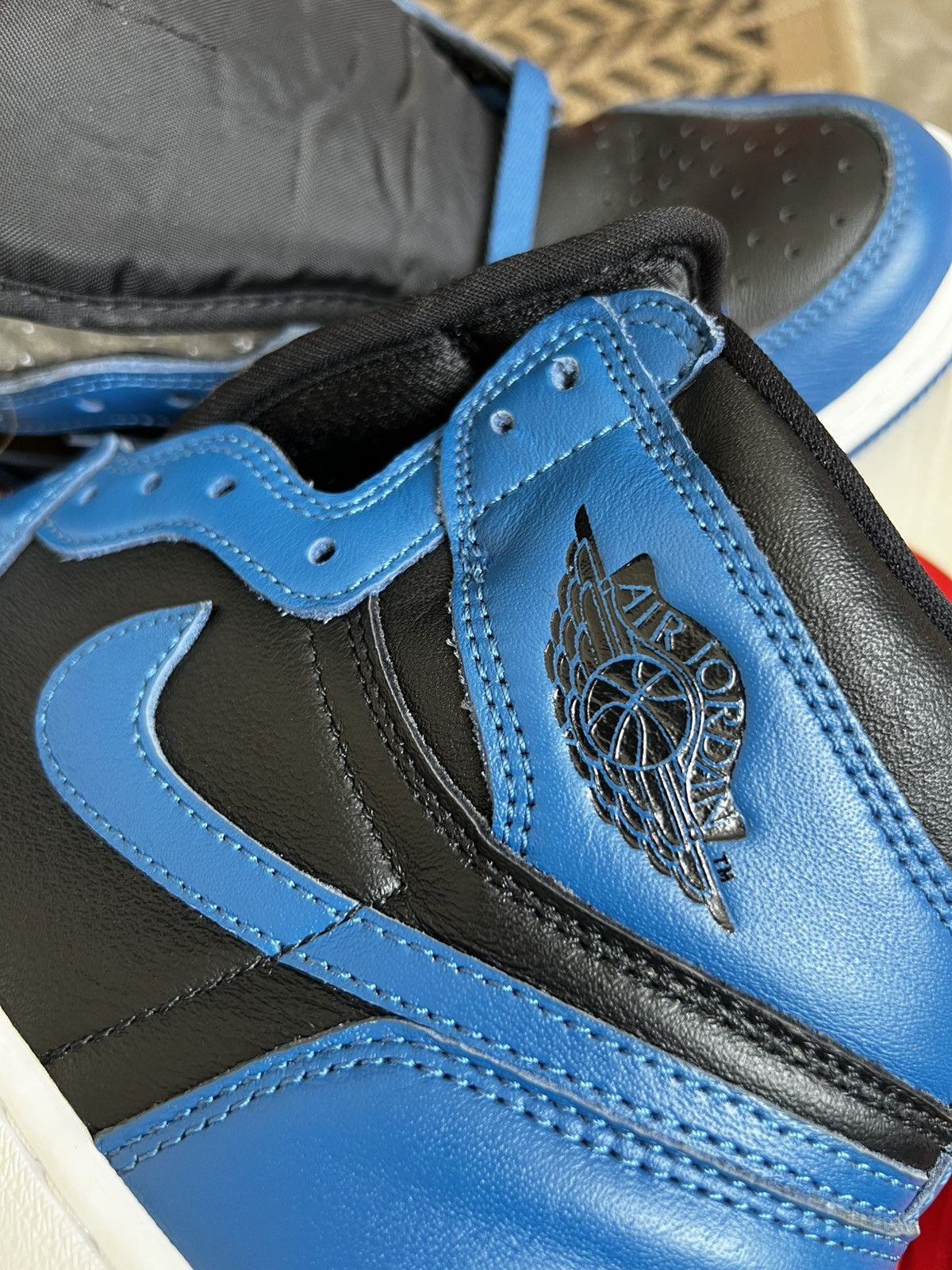 Nike Nike AJ1 High Size US 8.5 / EU 41-42 - 9 Thumbnail