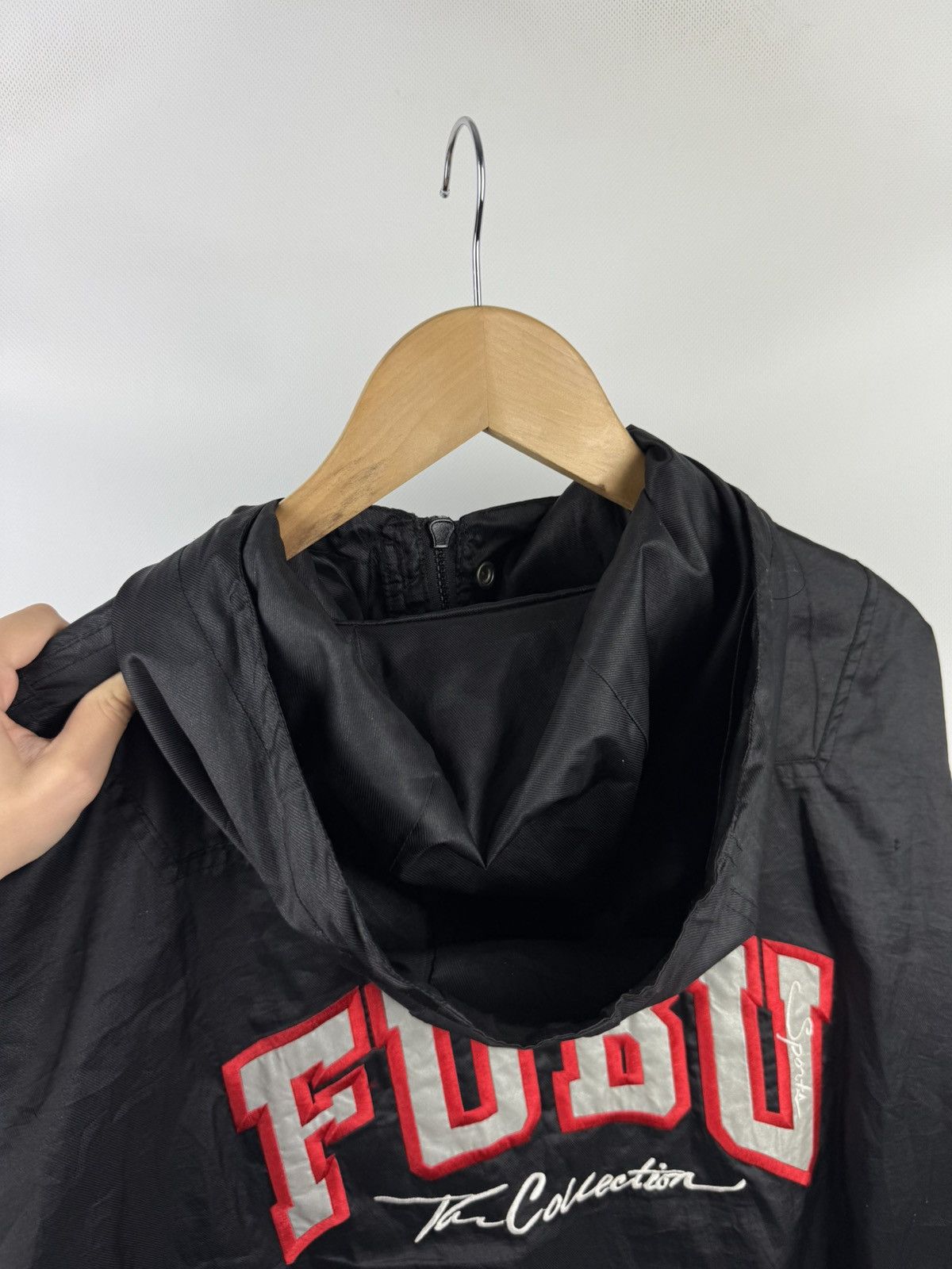 Fubu Fubu Sports Vintage Rap Big Logo Hooded Windbreaker Jacket Size US XXL / EU 58 / 5 - 21 Thumbnail