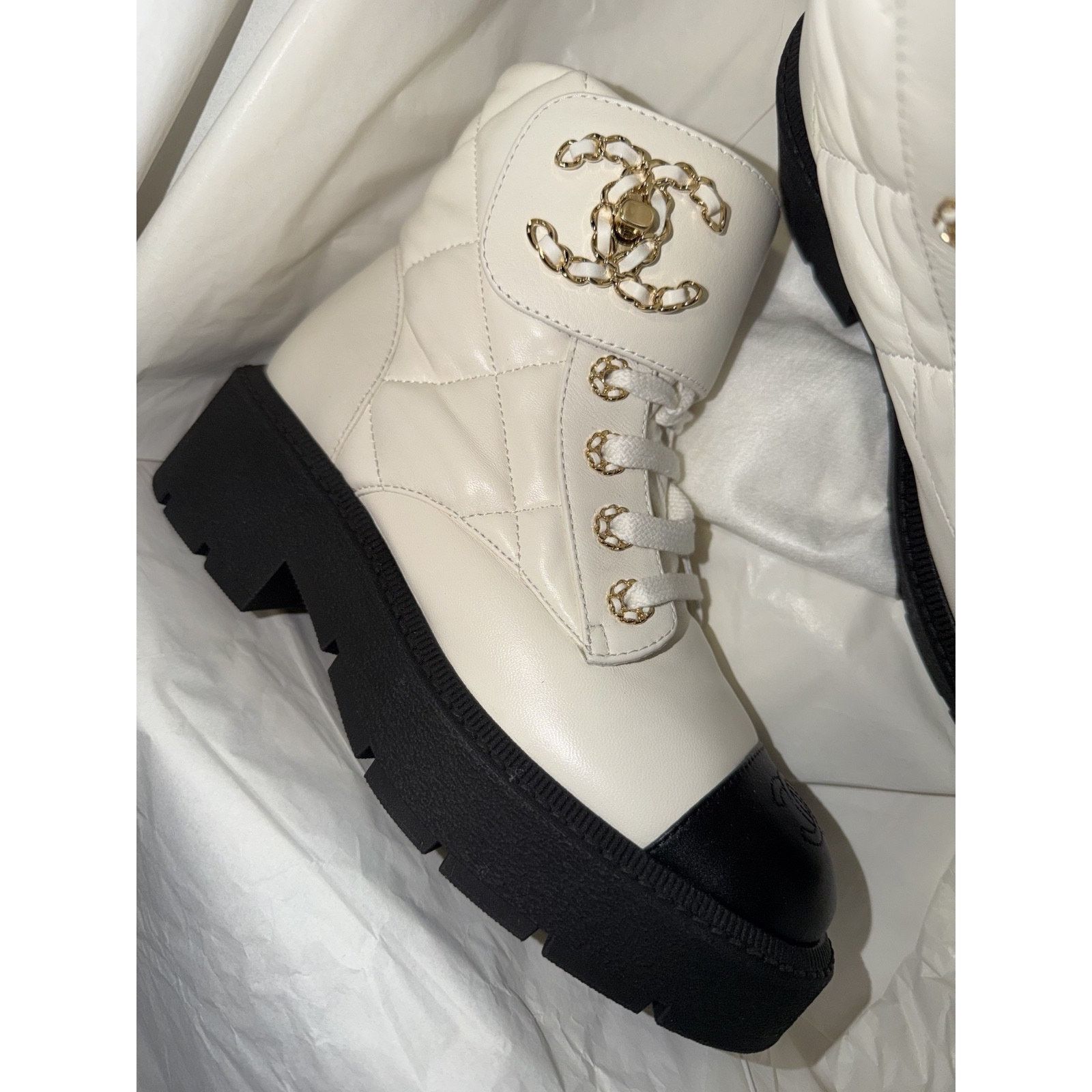 Chanel Chanel 24B White Quilt Gold CC Chain Combat Boots 37c Size US 6 / IT 36 - 4 Thumbnail